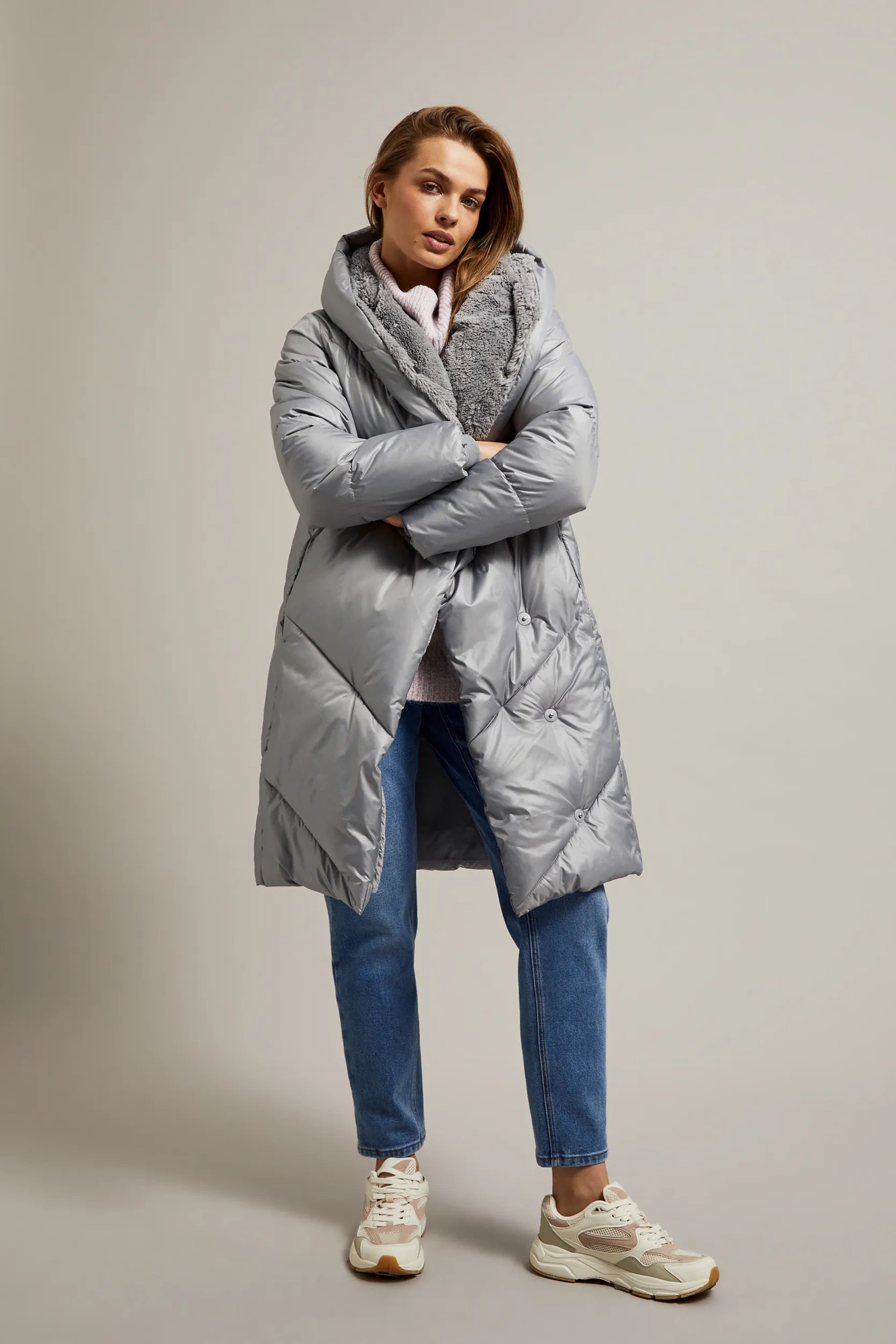 Kurtka z pikowaniem szara