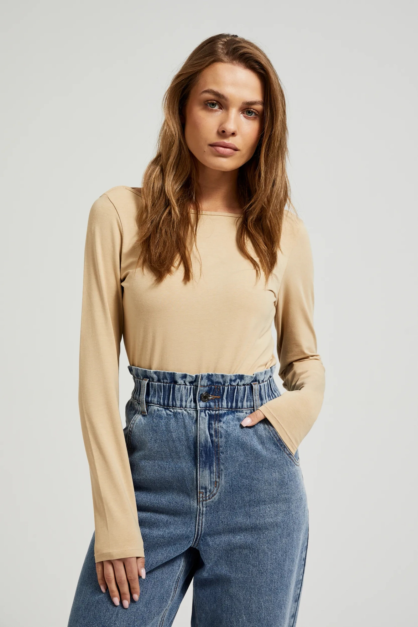 Gładka bluzka z długimi rękawami beżowa