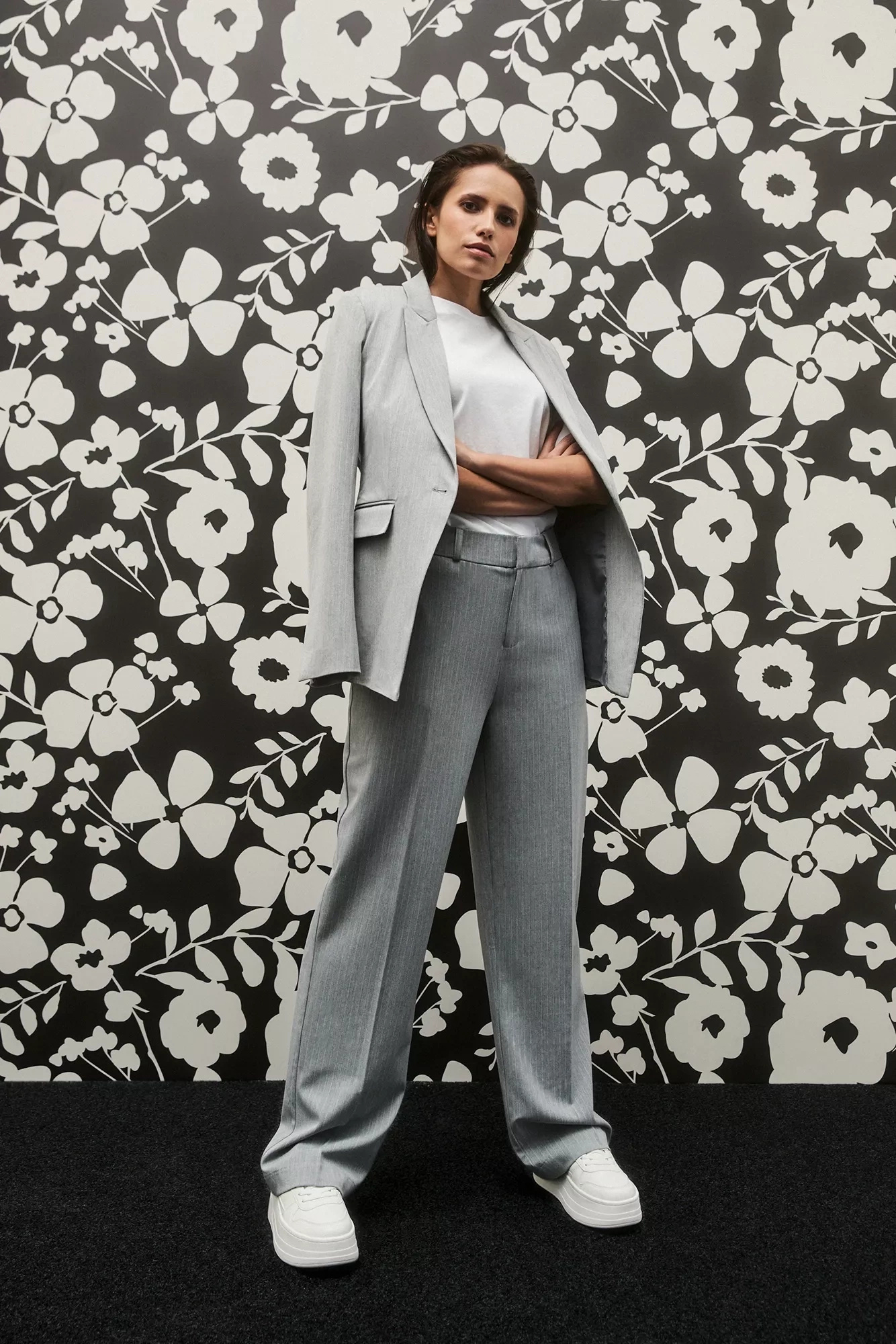 Garnitur w delikatne paski