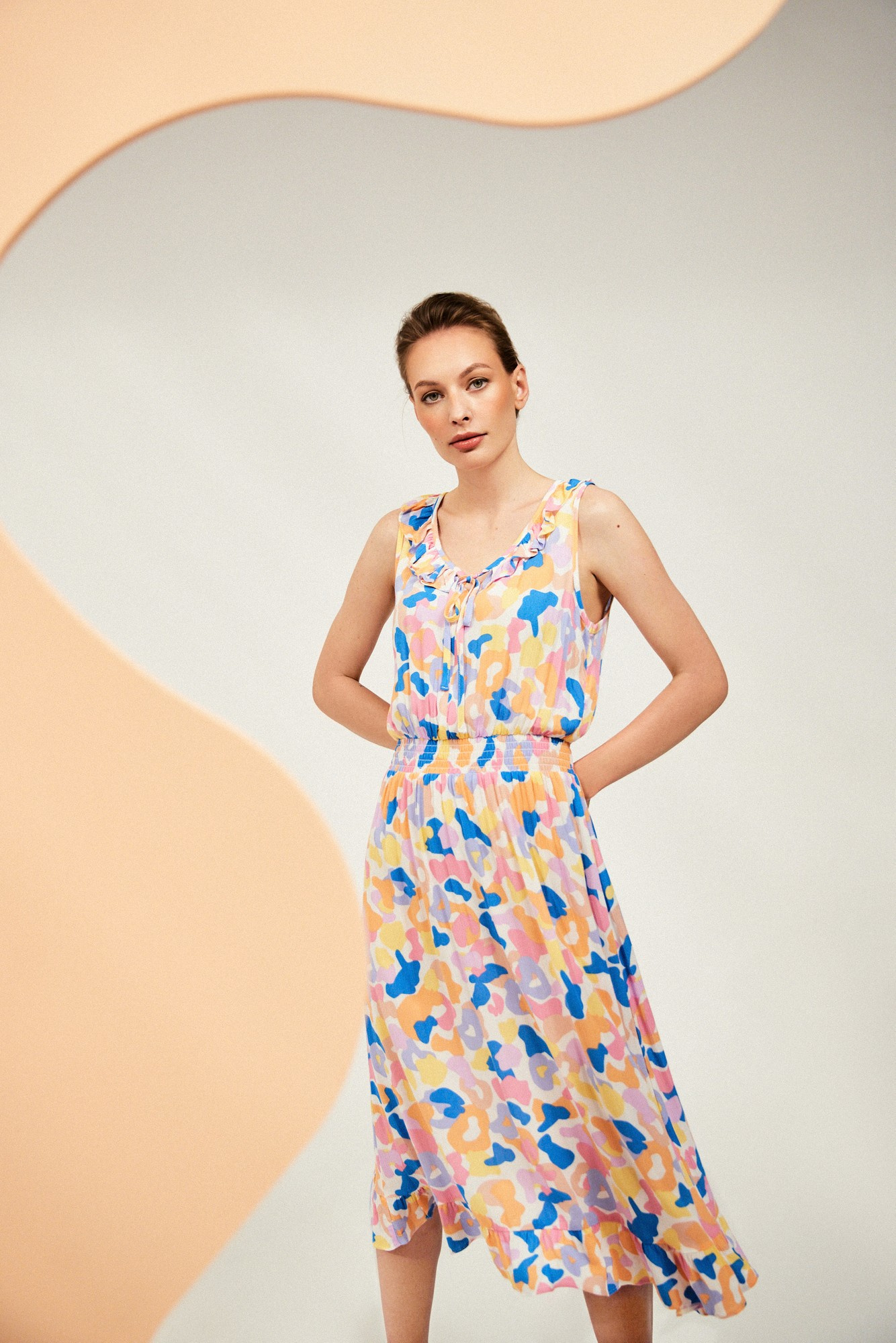 Wiskozowa sukienka midi