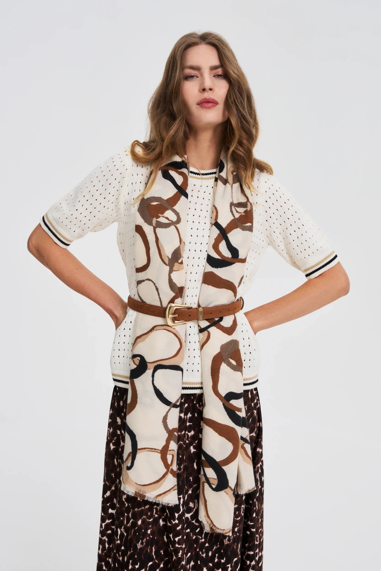 Szal z wzorem beżowy