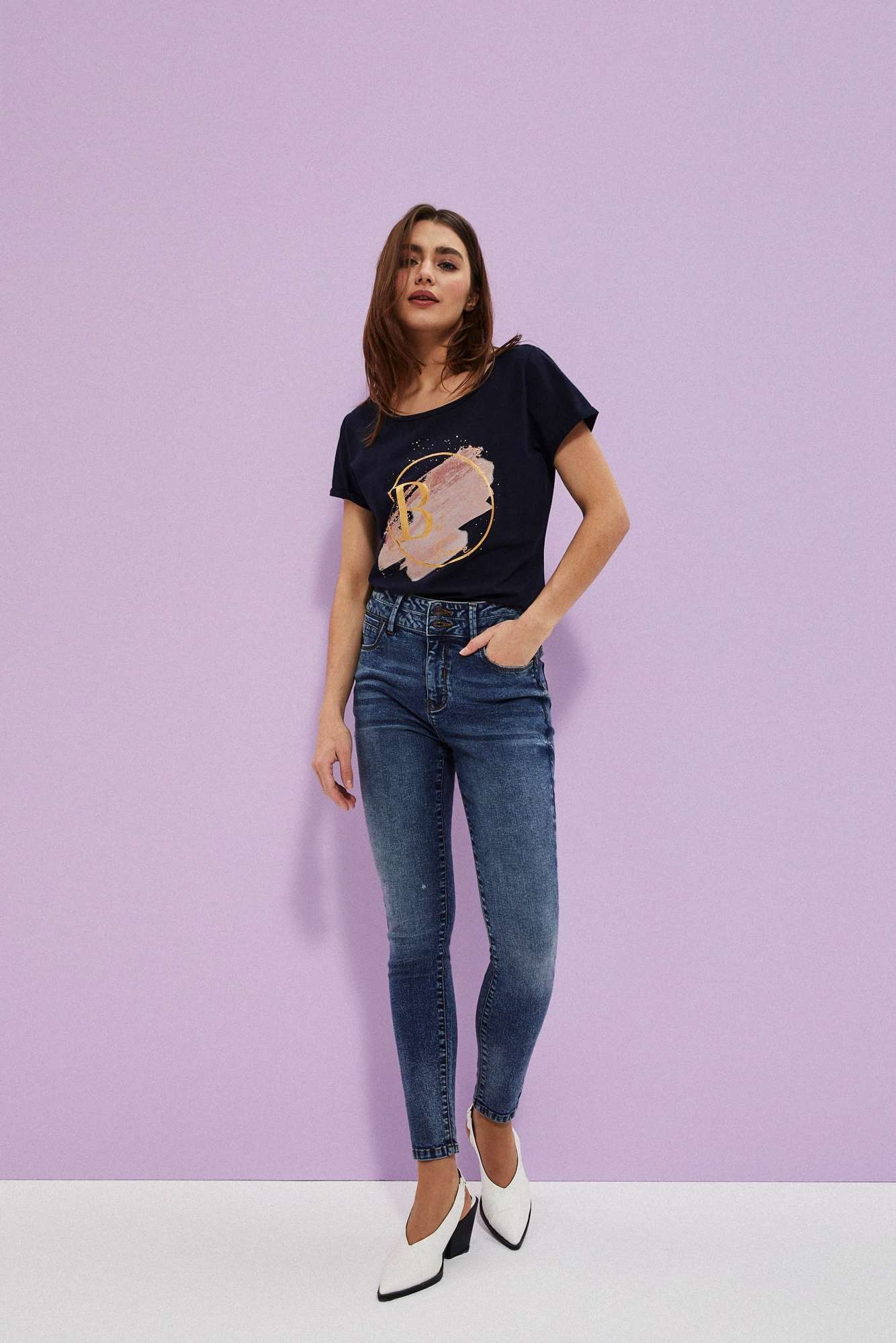 Jeansy push up z ozdobnym pasem granatowe