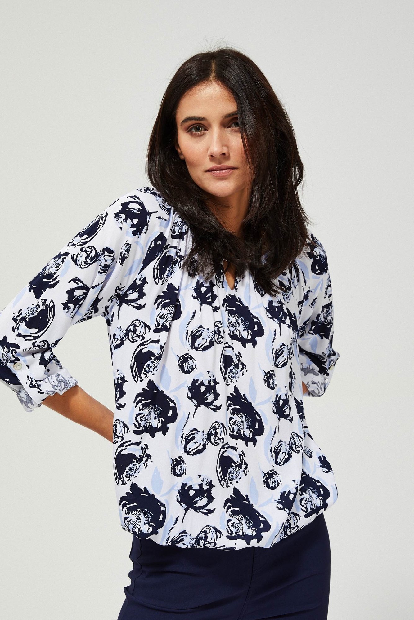 Bluzka koszulowa z ozdobnym dekoltem