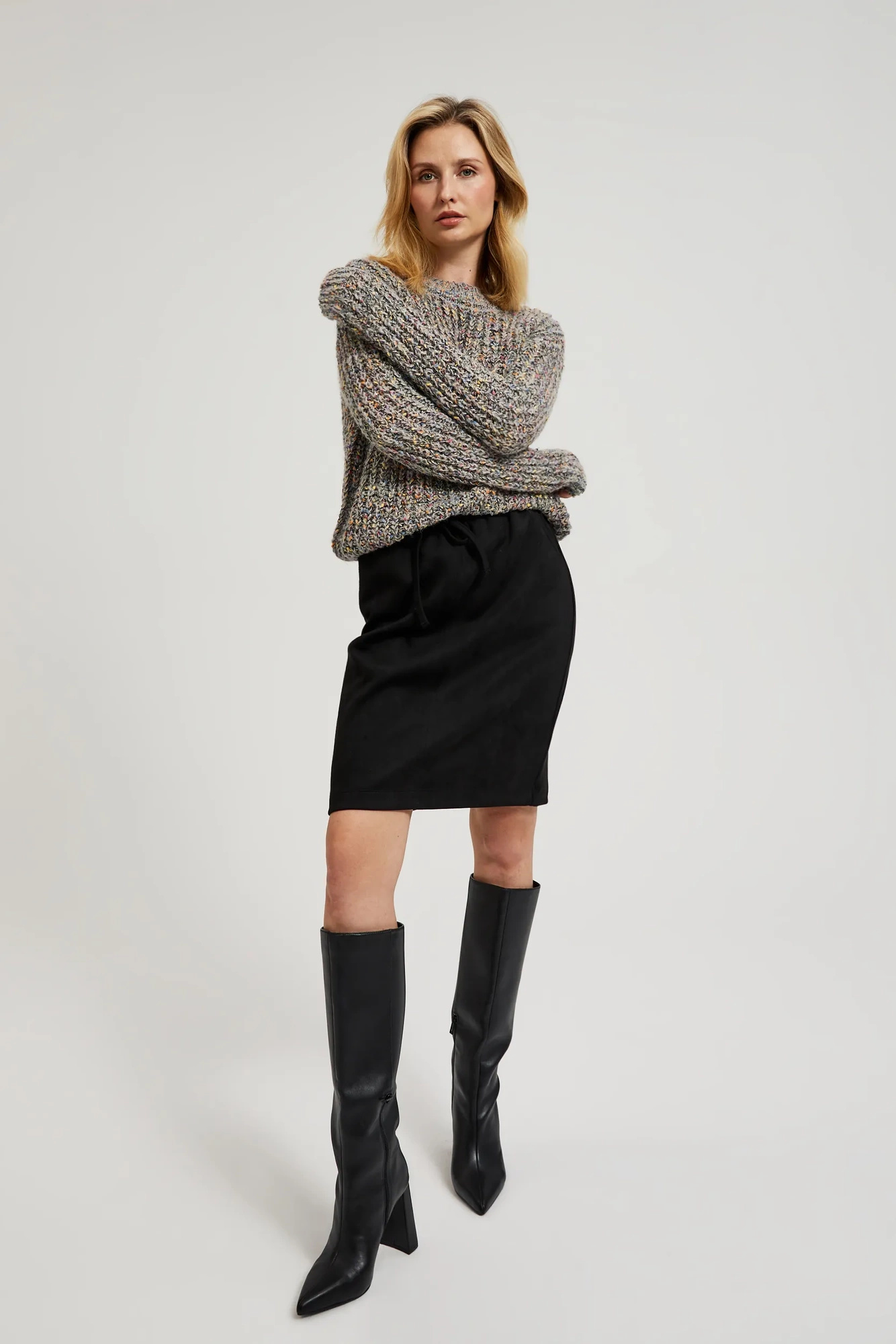 Spódnica z wiązaniem i kieszeniami czarna