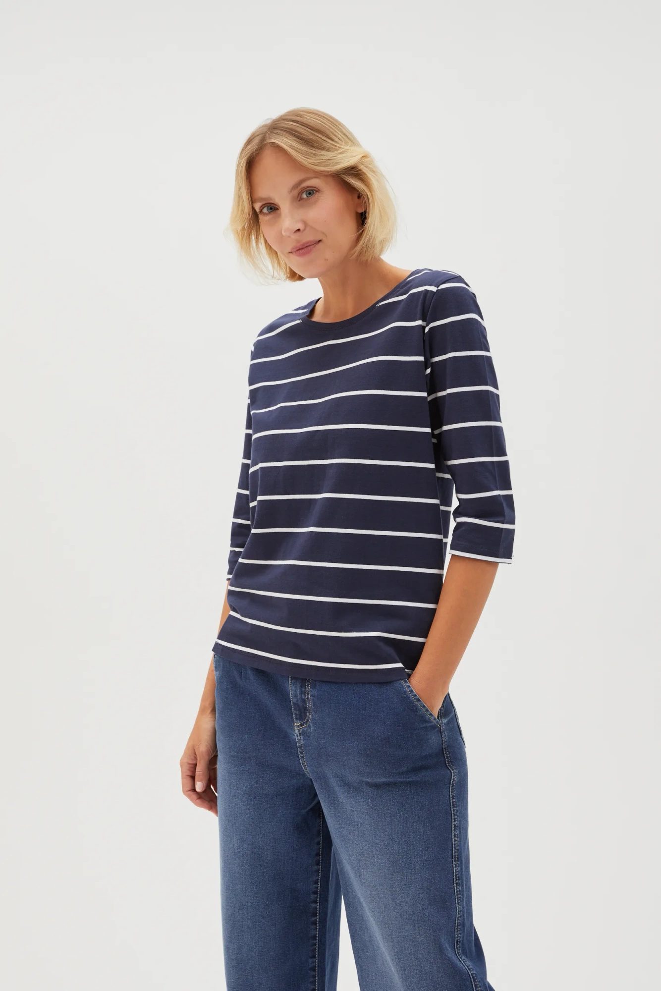 Bluzka w paski o prostym fasonie granatowa