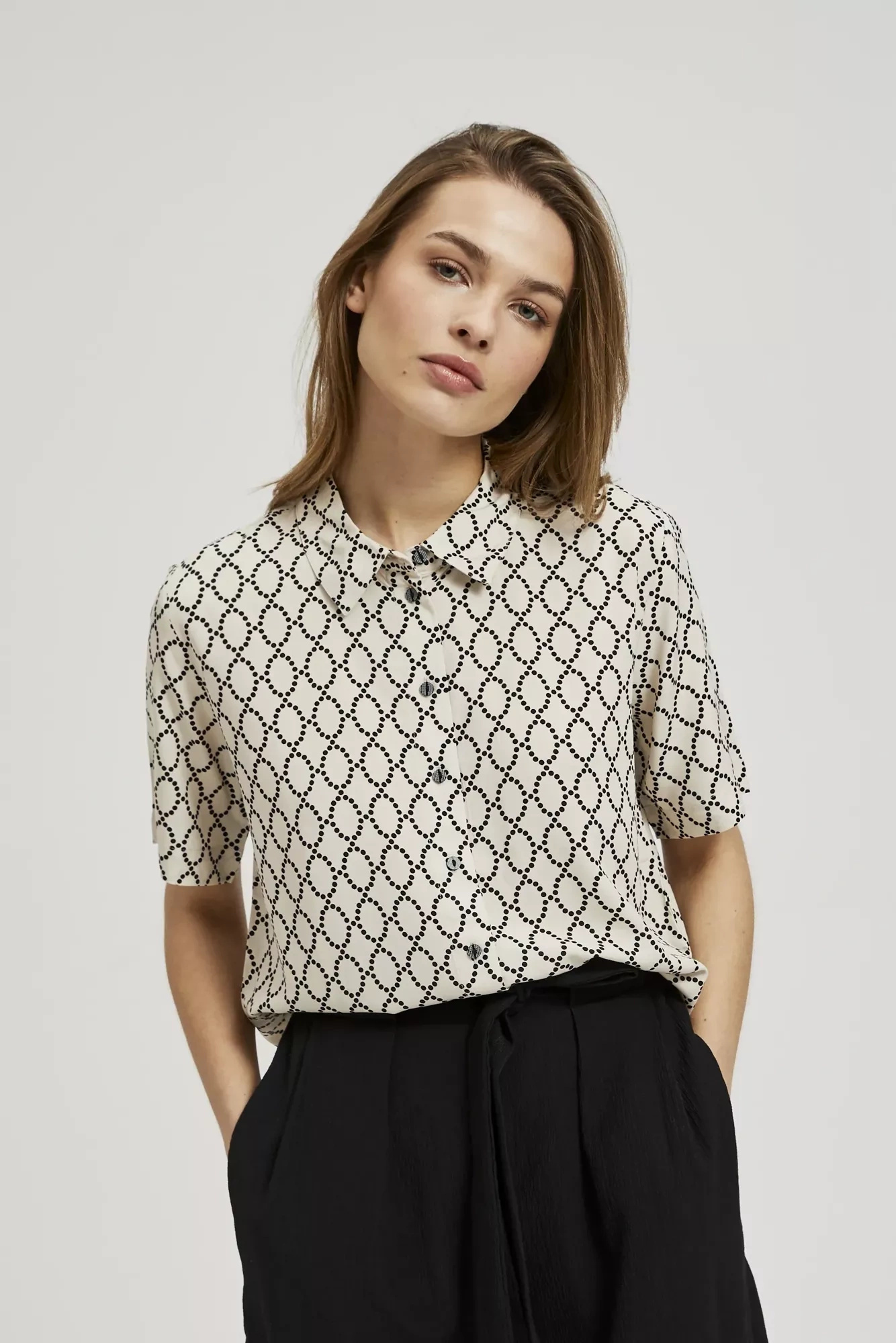 Koszula zapinana na guziki ze wzorem beżowa