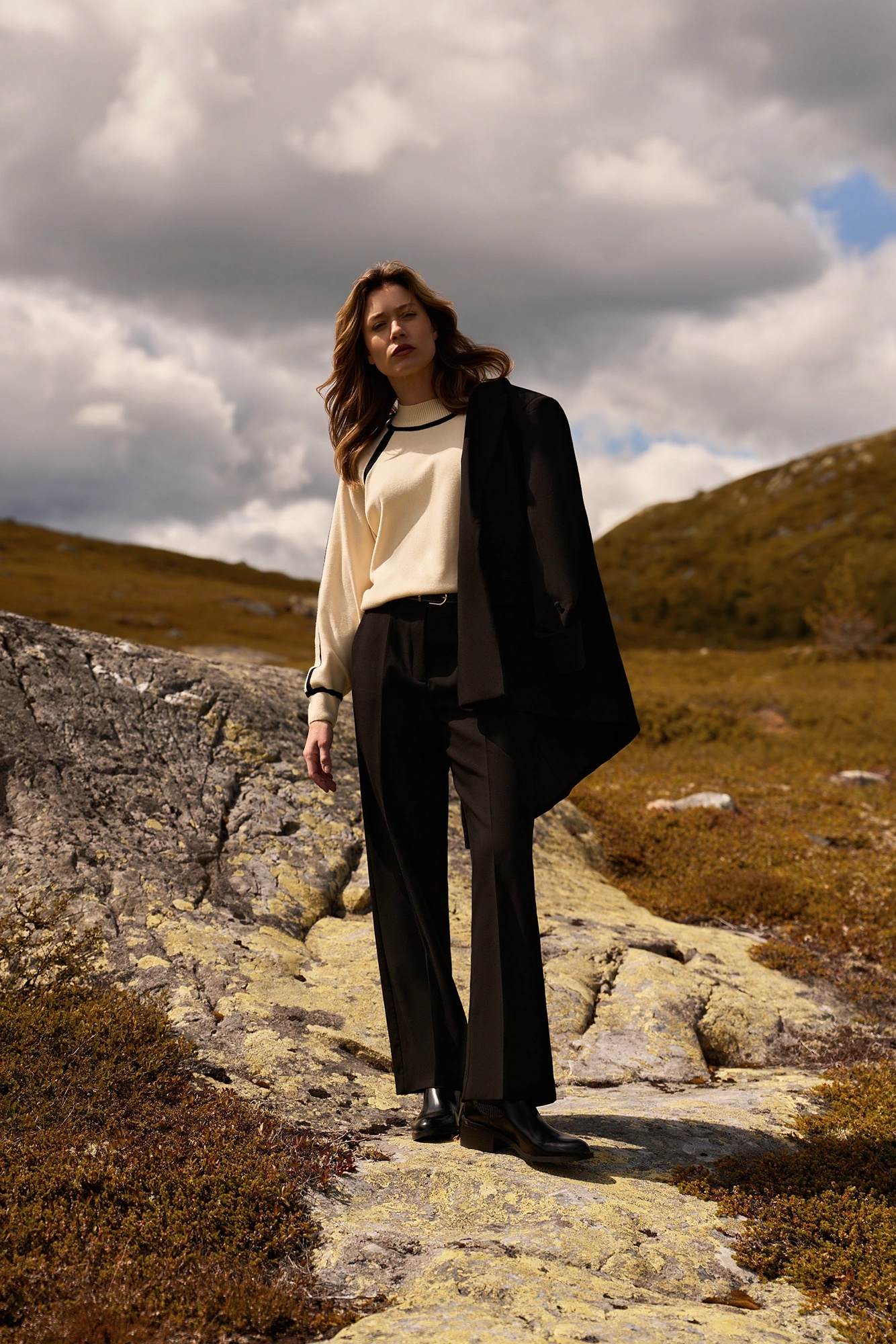 Spodnie z paskiem czarne