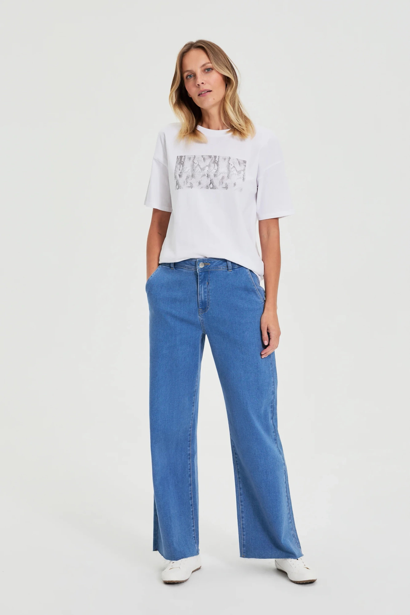 Jeansy z szerokimi nogawkami niebieskie