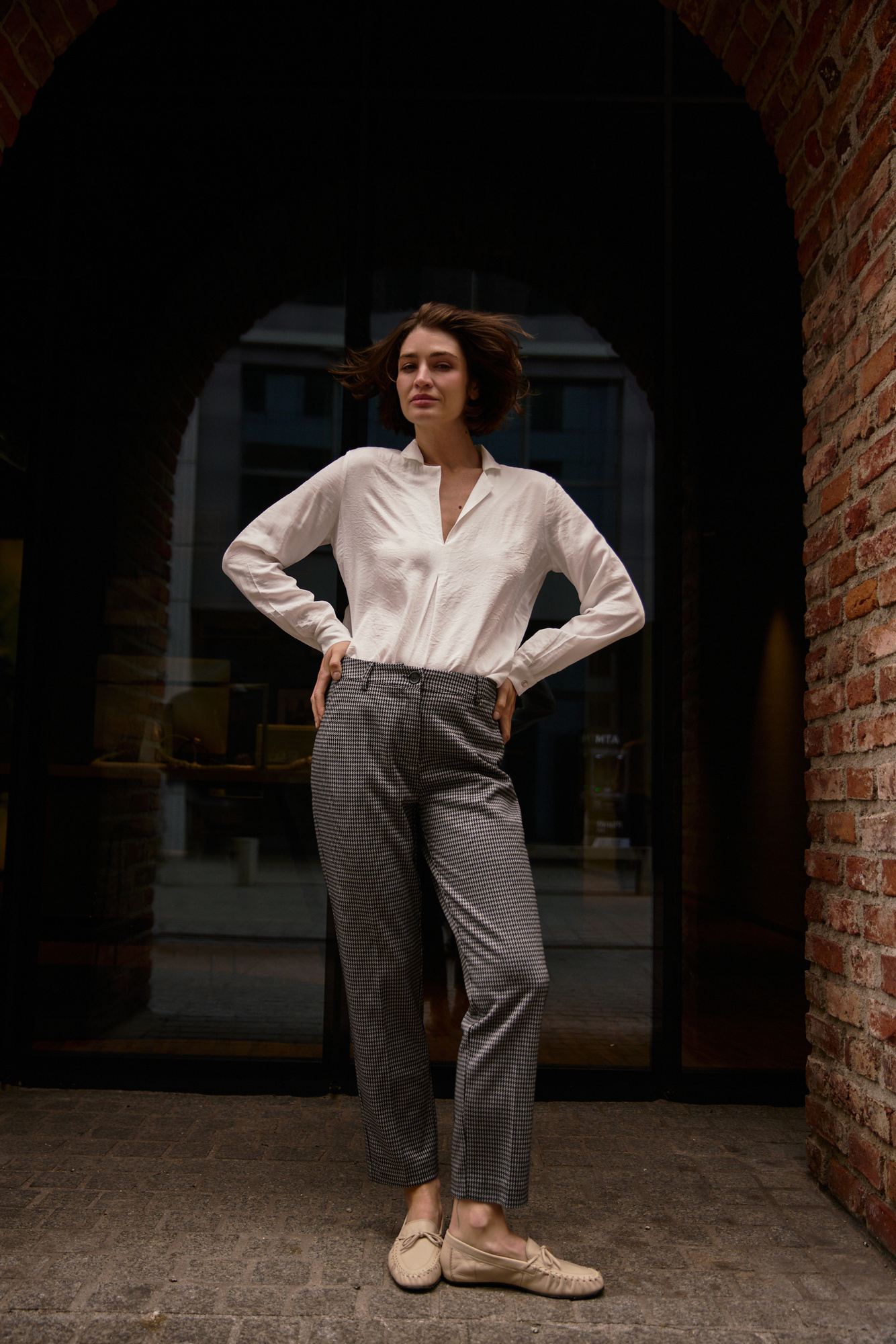 Gładka koszula z wiskozy biała