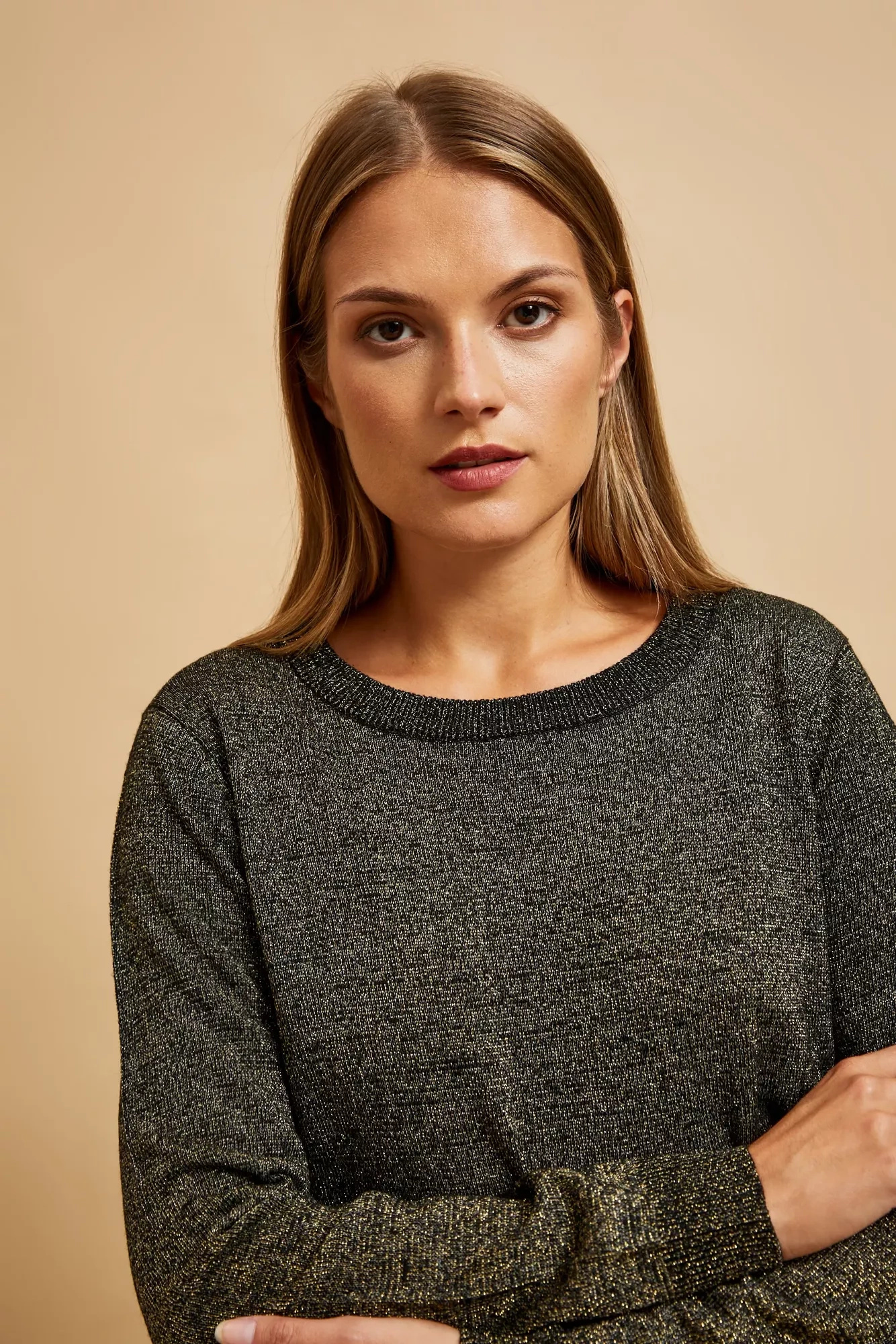 Sweter z metaliczną nitką czarny