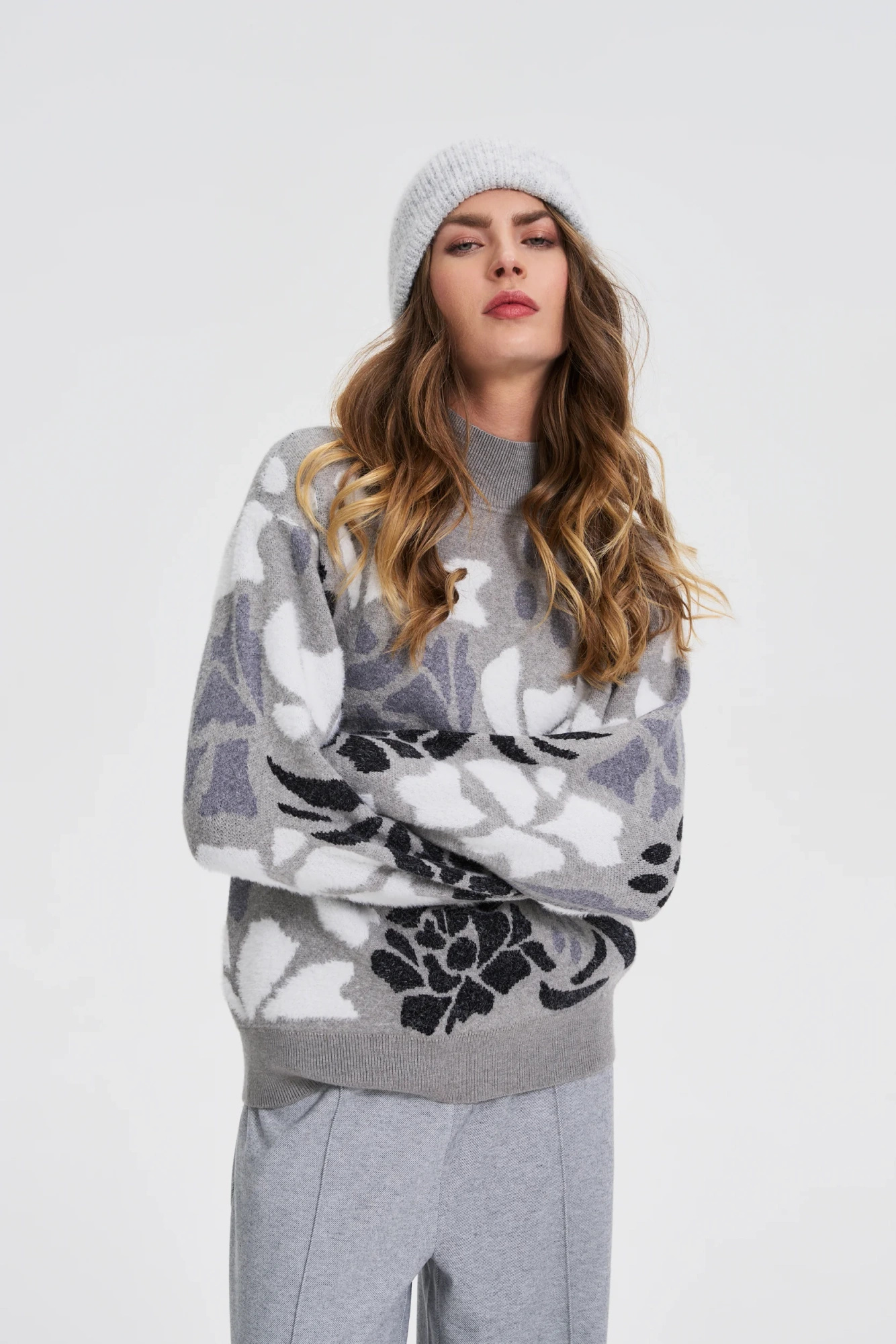 Czapka z dodatkiem wełny szara