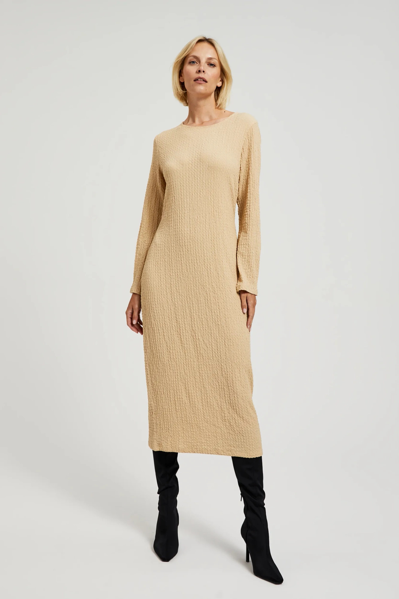 Sukienka midi z długimi rękawami beżowa