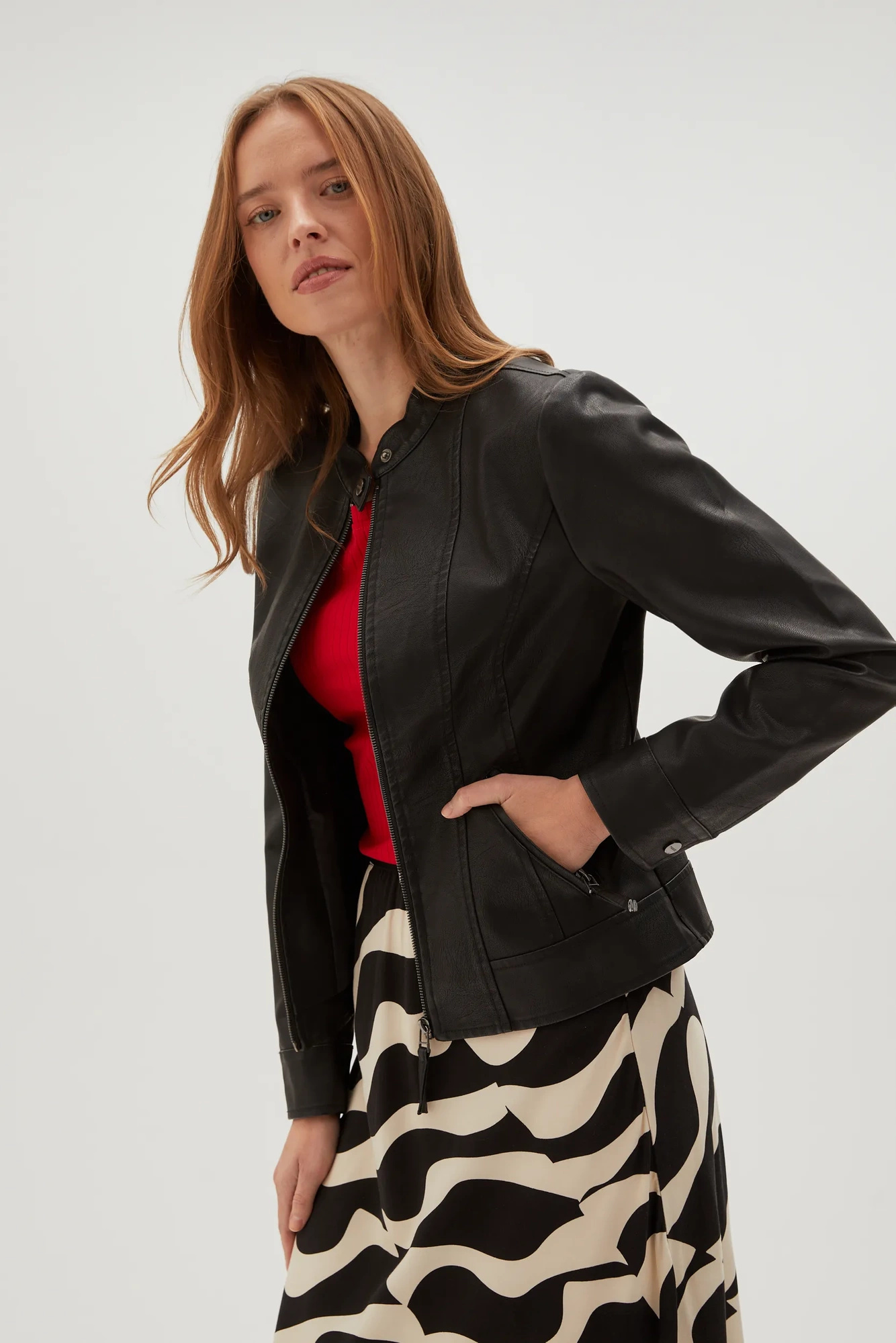 Kurtka z ekoskóry czarna