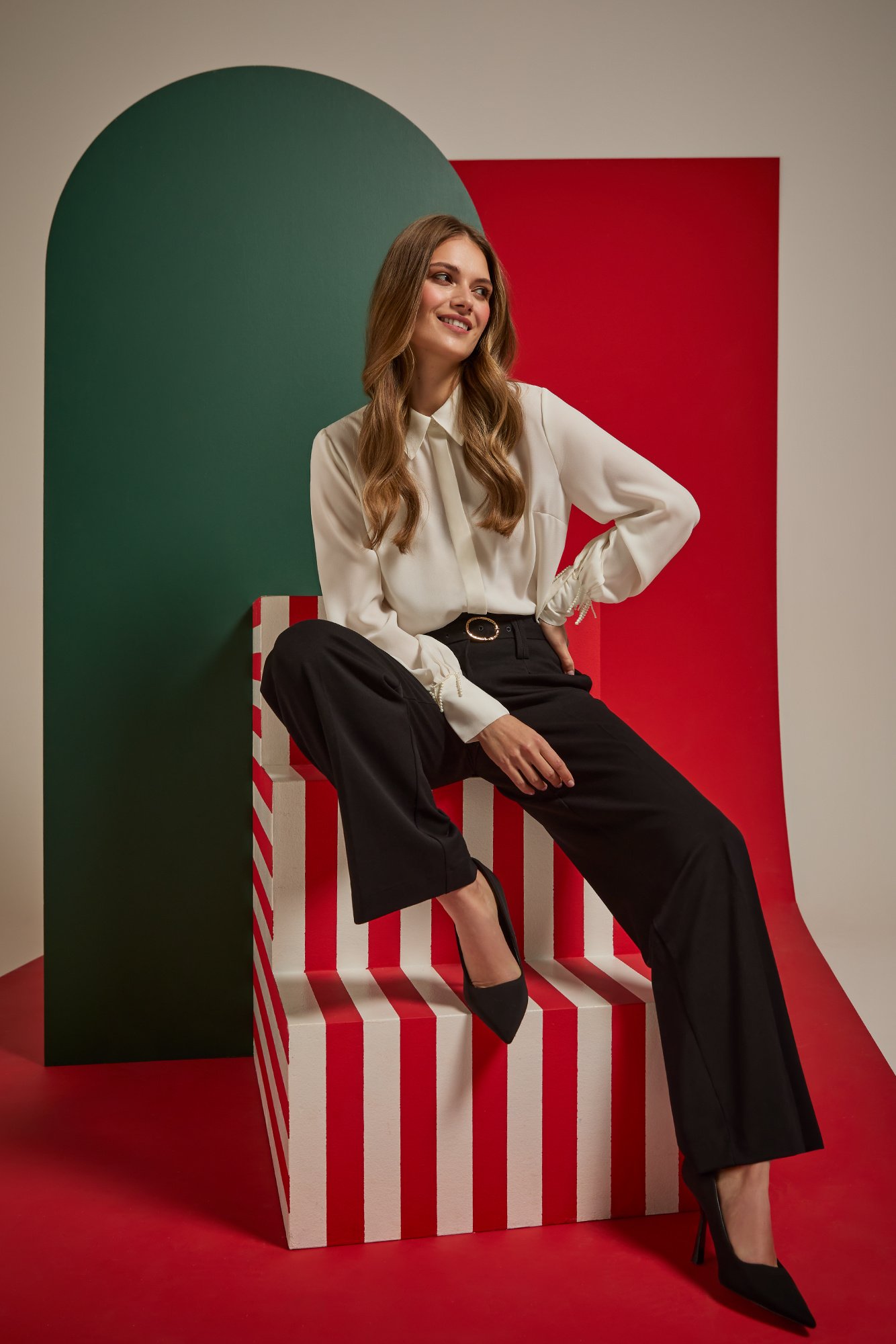 Spodnie w kant z paskiem czarne