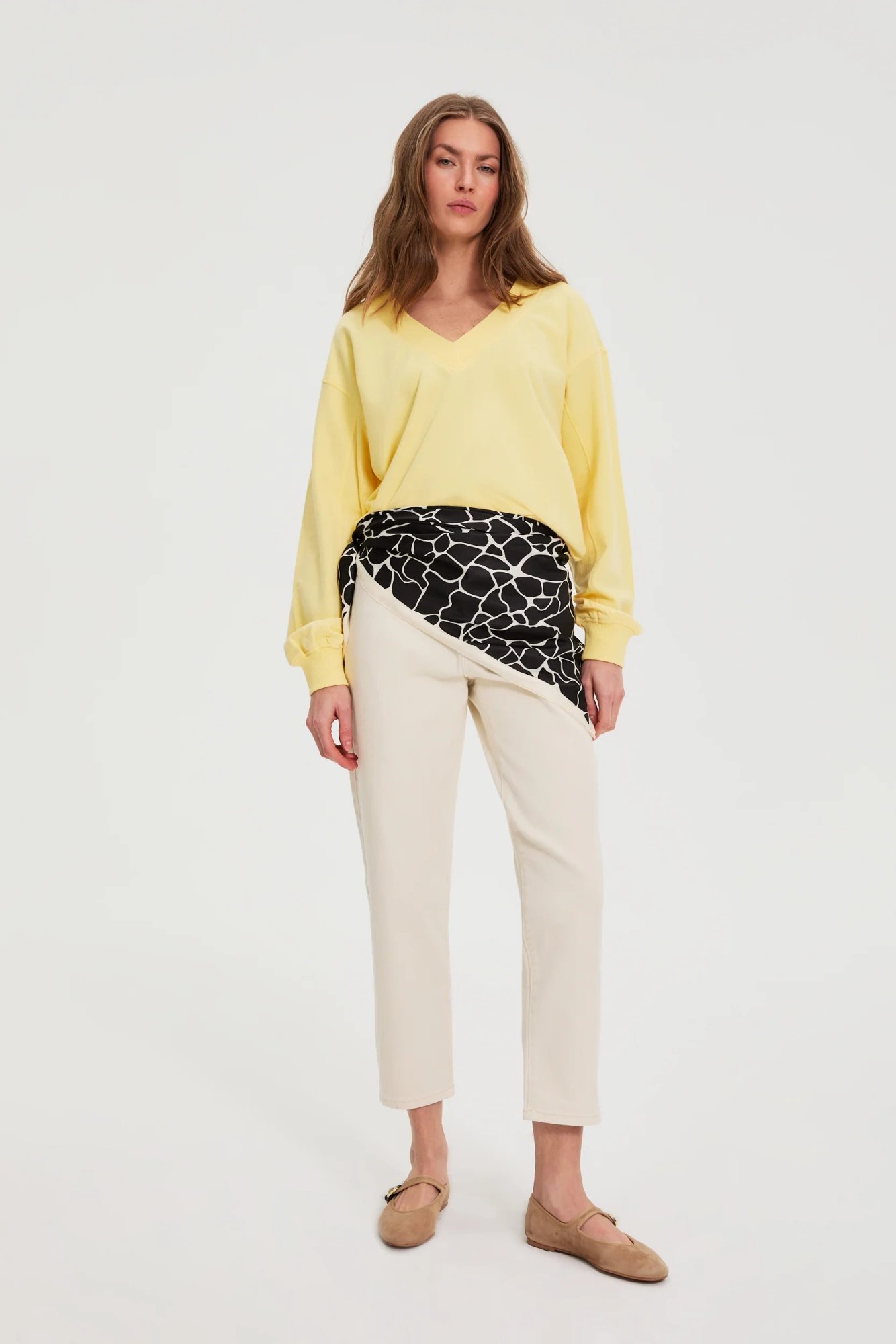 Wzorzysta apaszka czarna