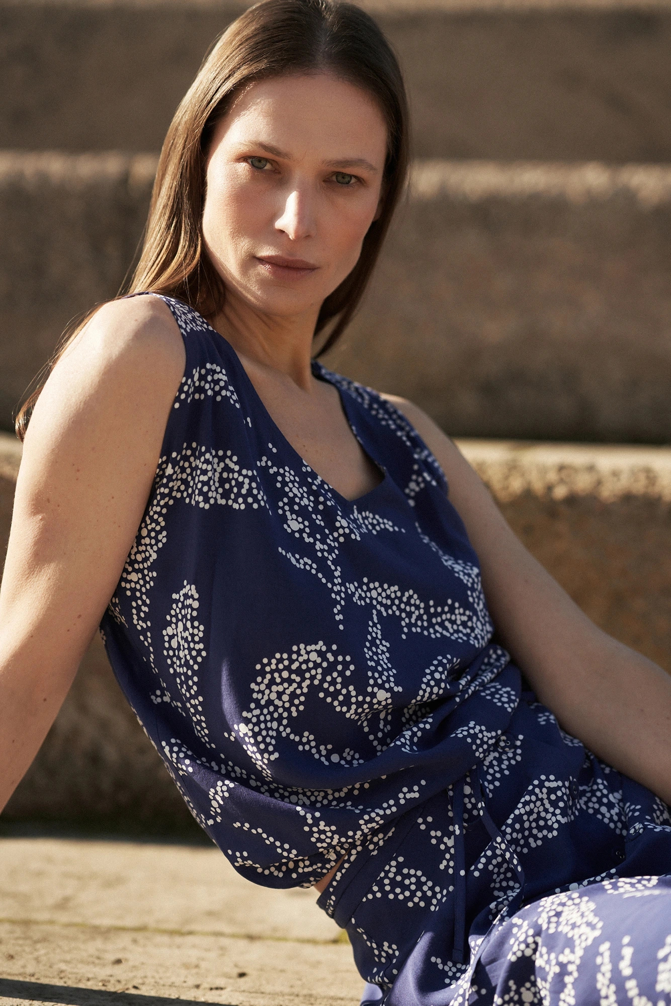 Koszula na ramiączka z wzorem kropek niebieska