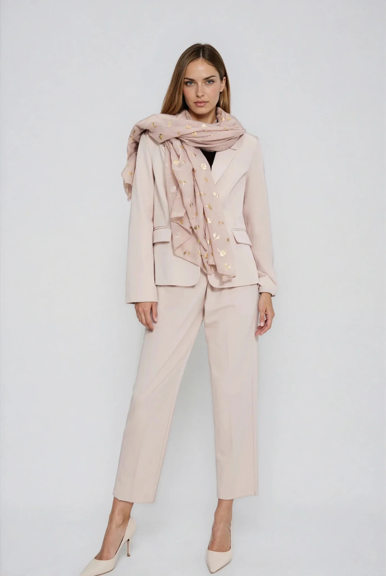 Szal z nadrukiem beżowy