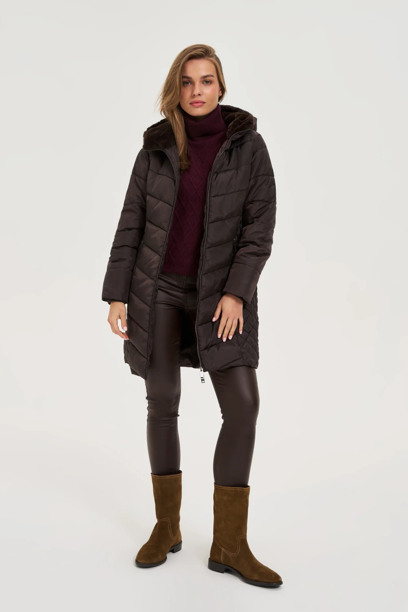 Kurtka z ocieplanym kapturem brązowa
