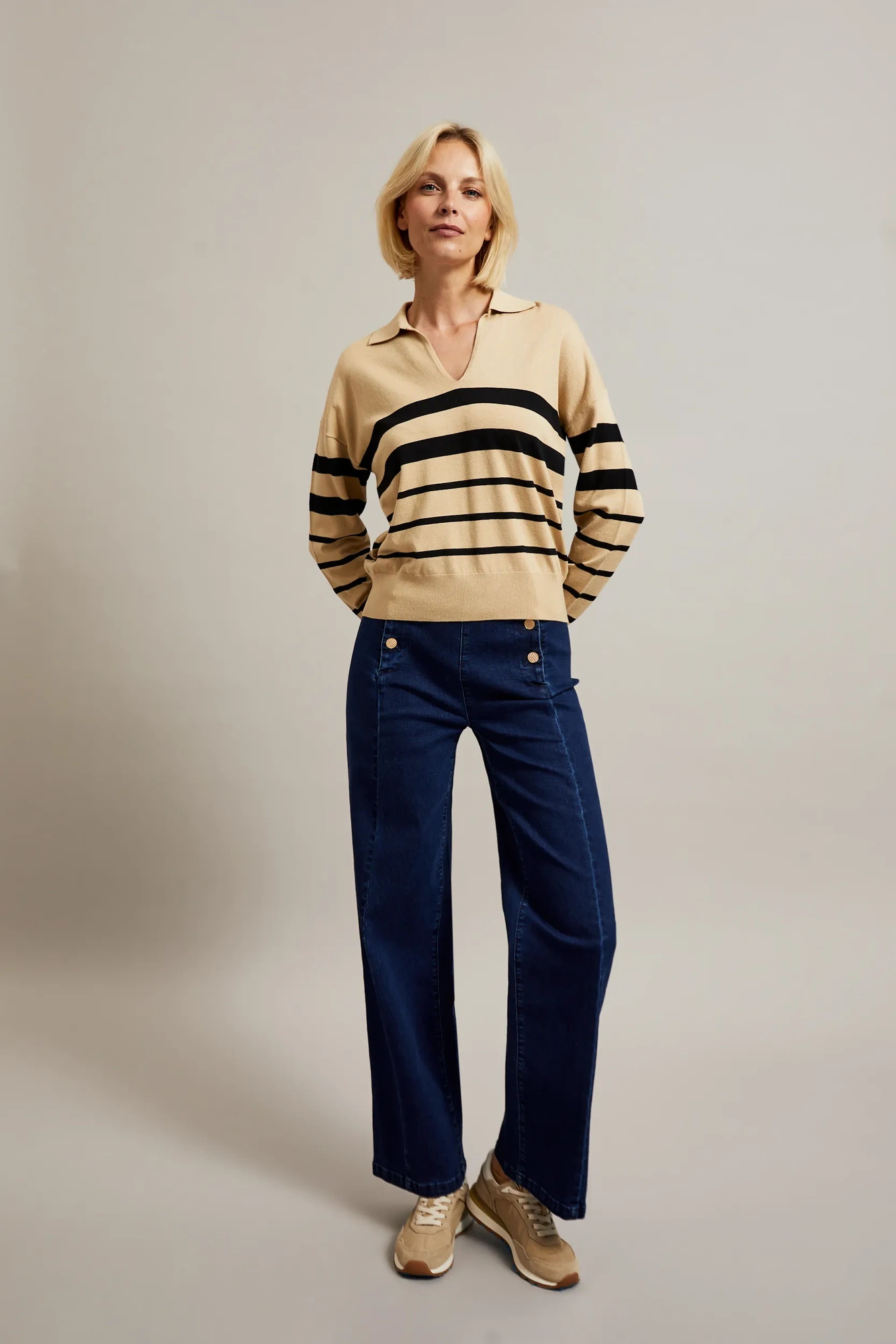 Jeansy z ozdobnymi guzikami niebieskie