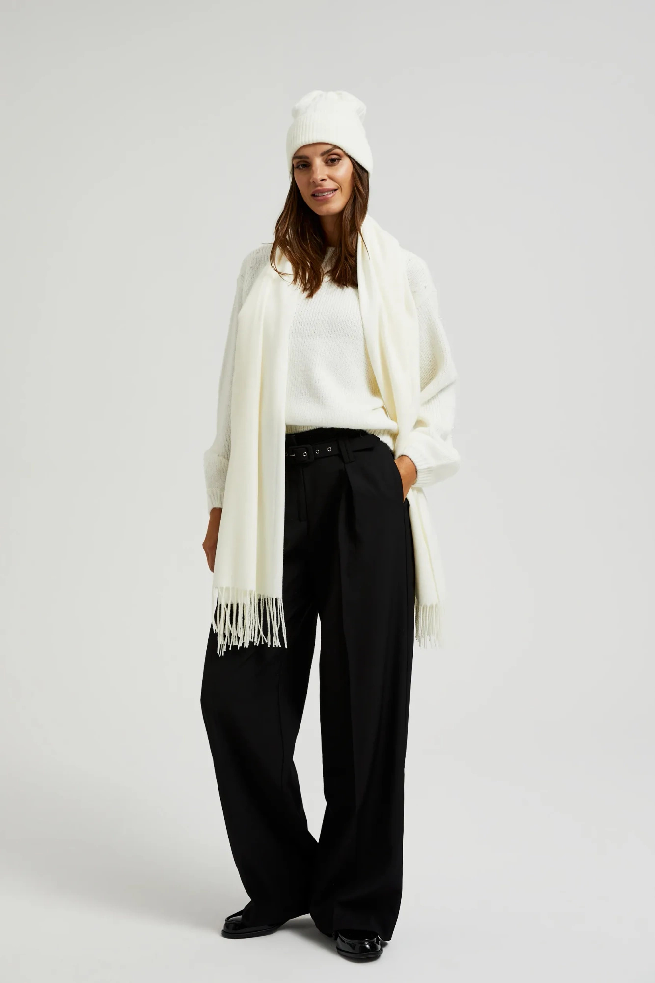 Gładki szalik z frędzlami ecru