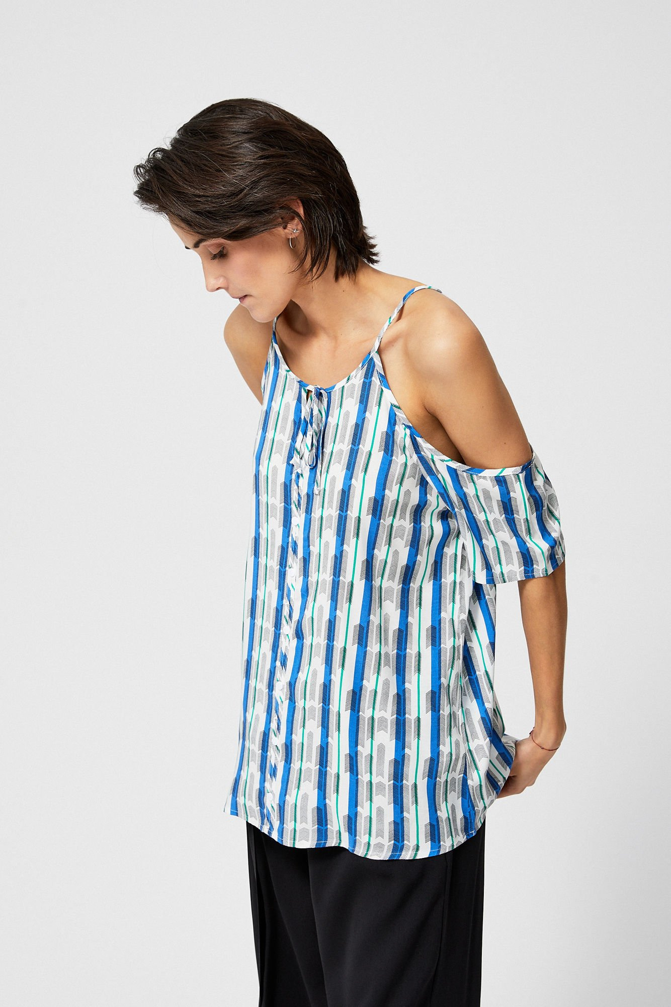 Koszulowa bluzka typu top