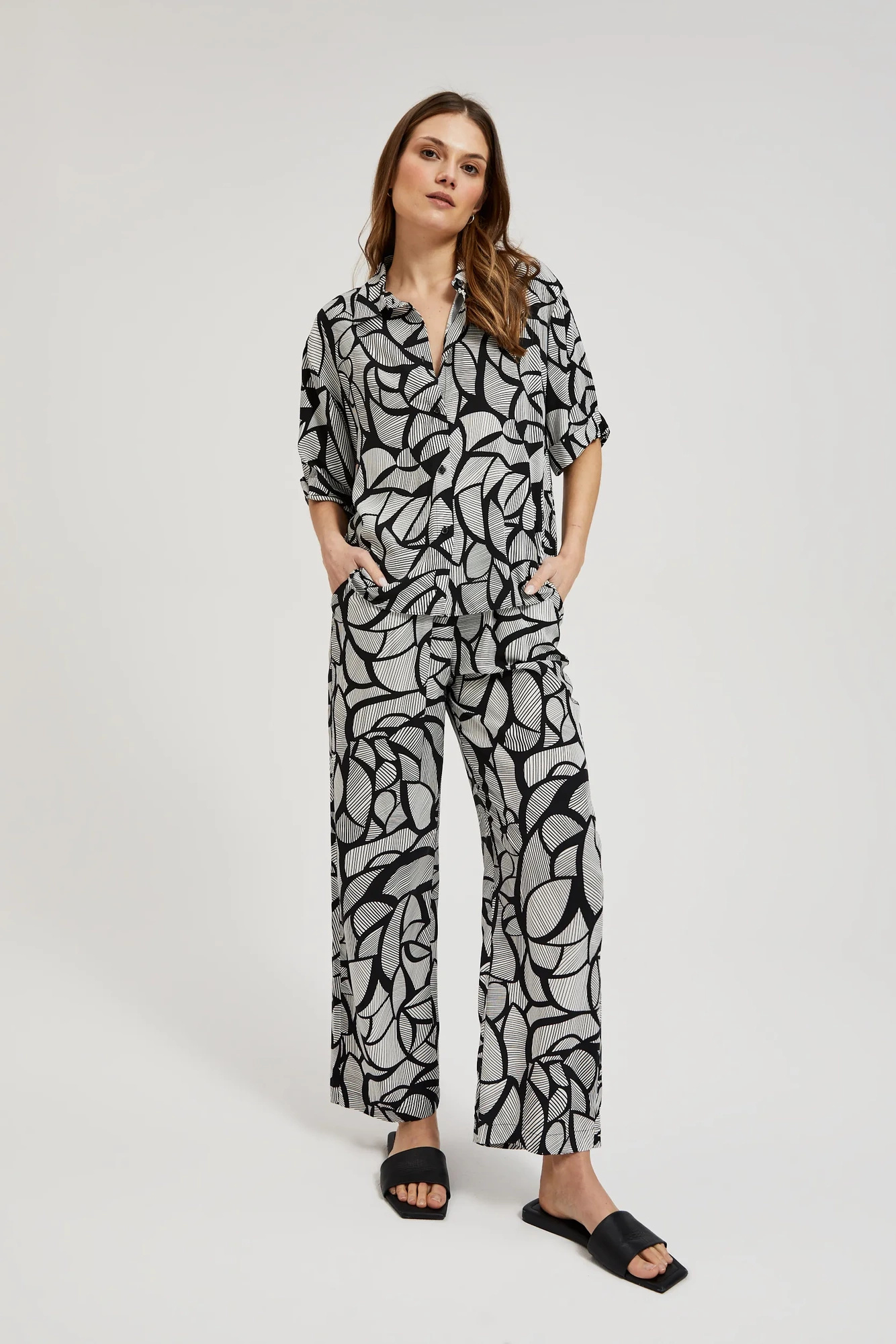 Wiskozowy komplet w roślinny wzór