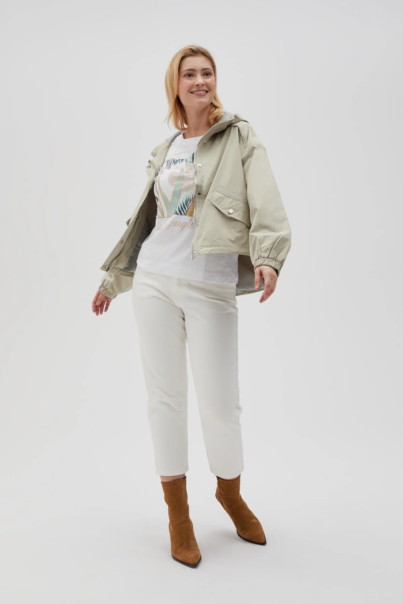 Krótka kurtka z kapturem oliwkowa