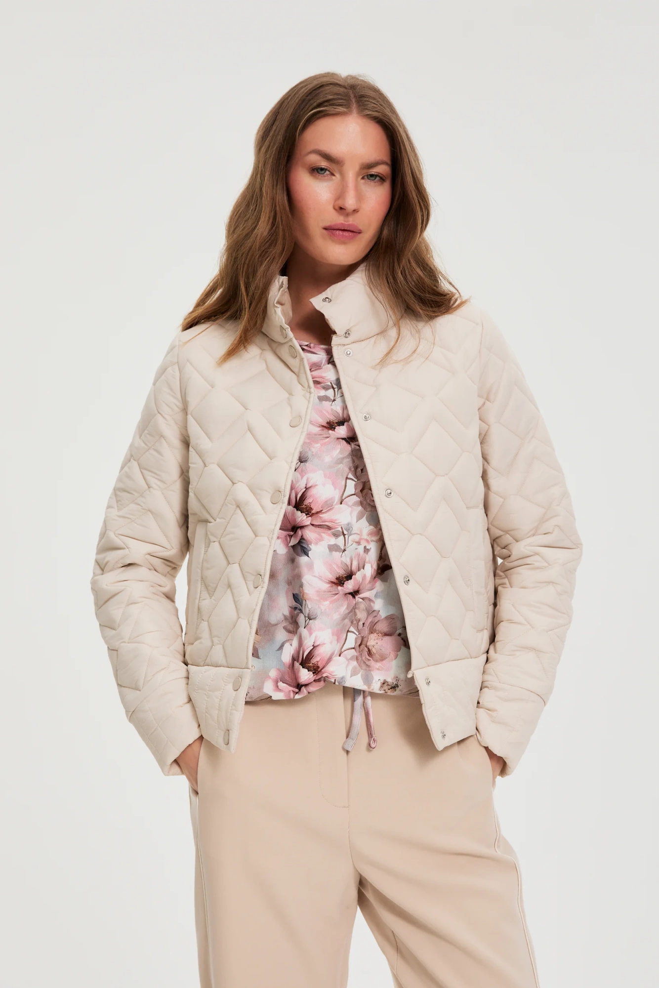 Pikowana kurtka beżowa