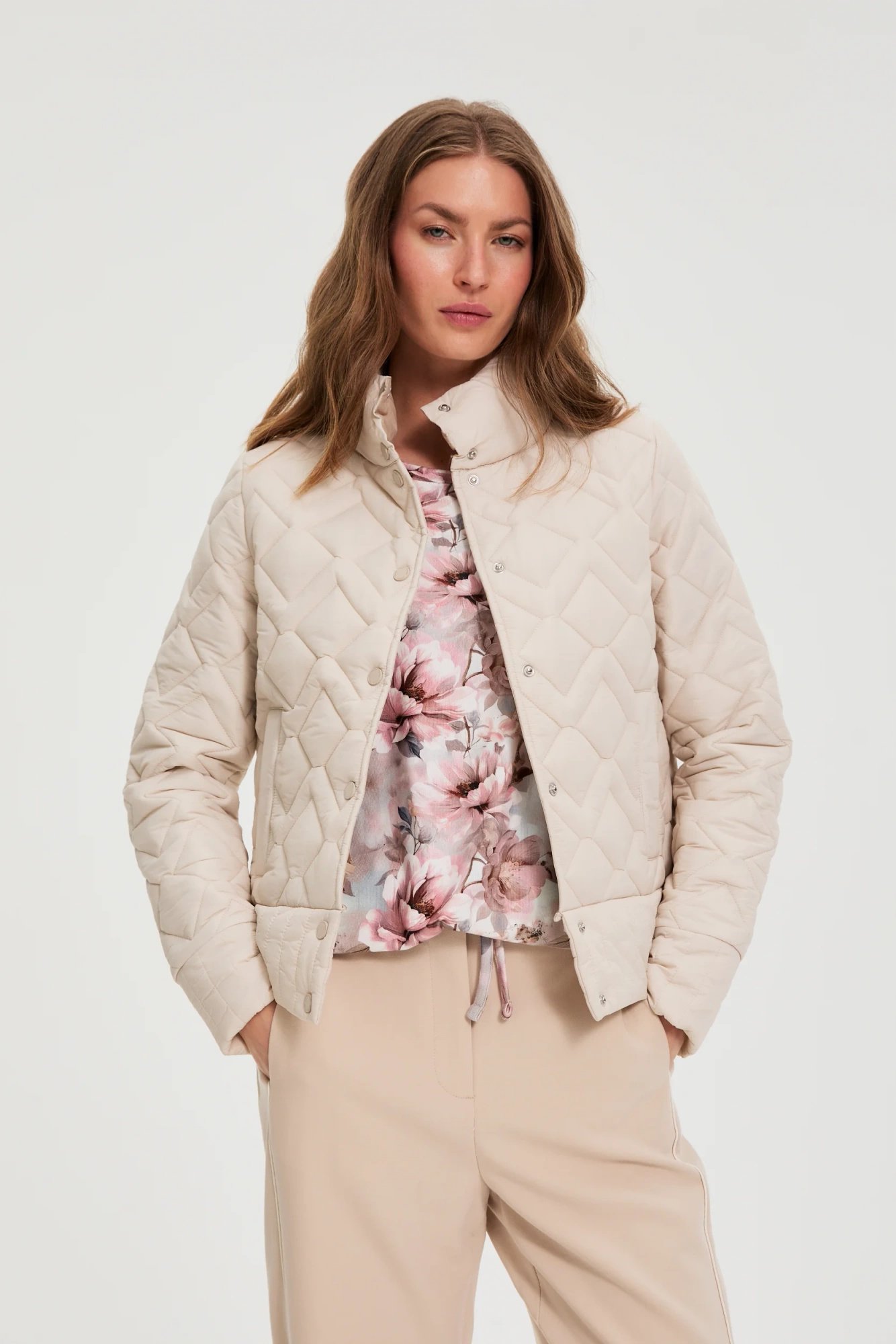 Pikowana kurtka beżowa