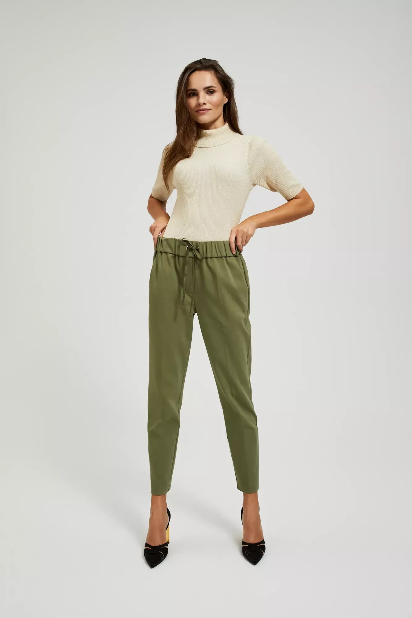 Spodnie z wiązaniem w talii