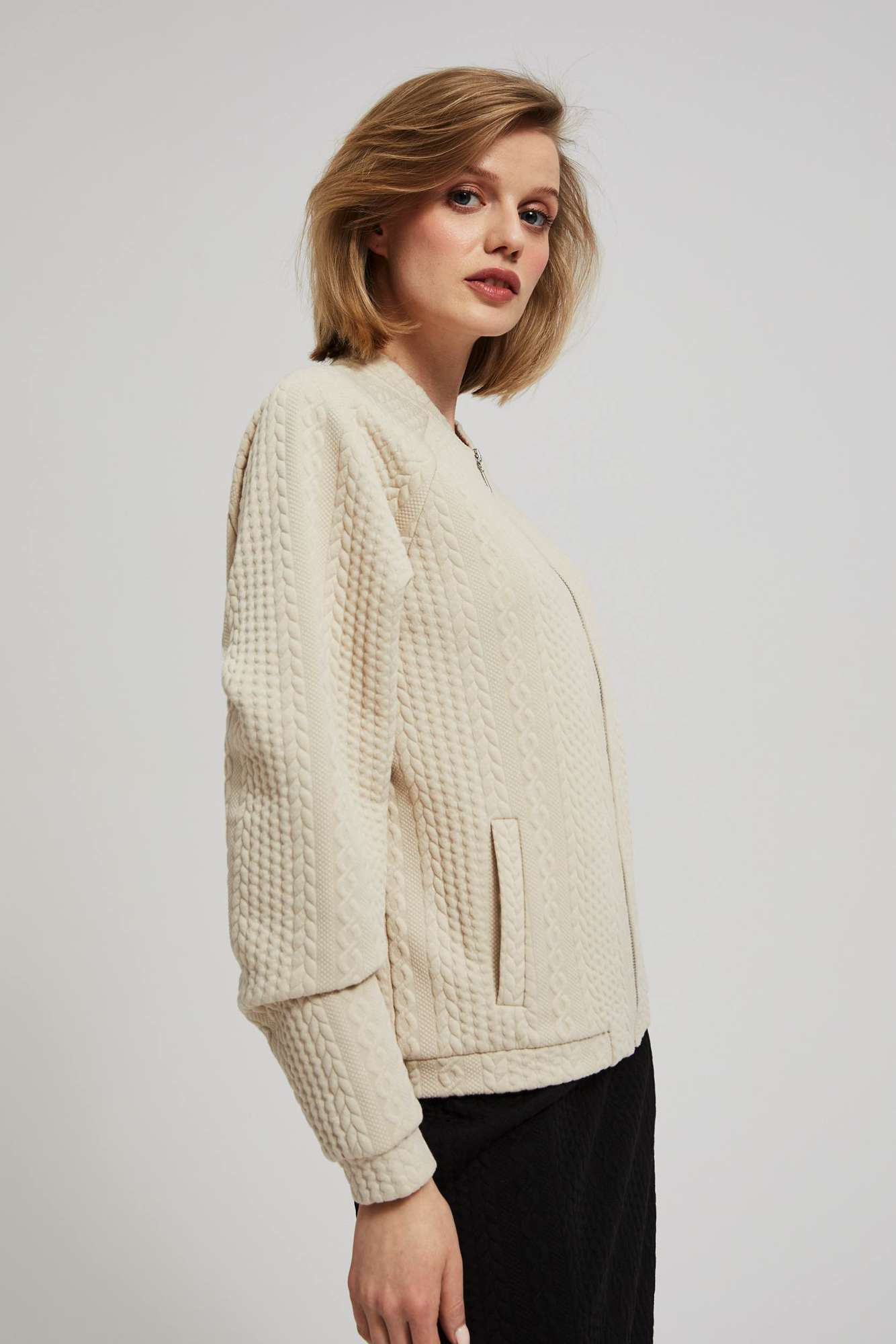 Rozpinana bluza z kieszeniami