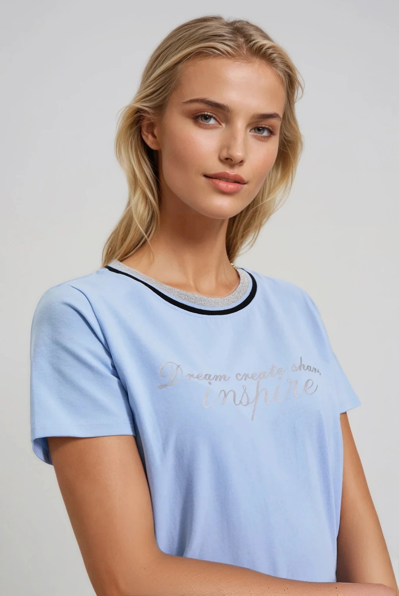 Bluzka z napisem błękitna