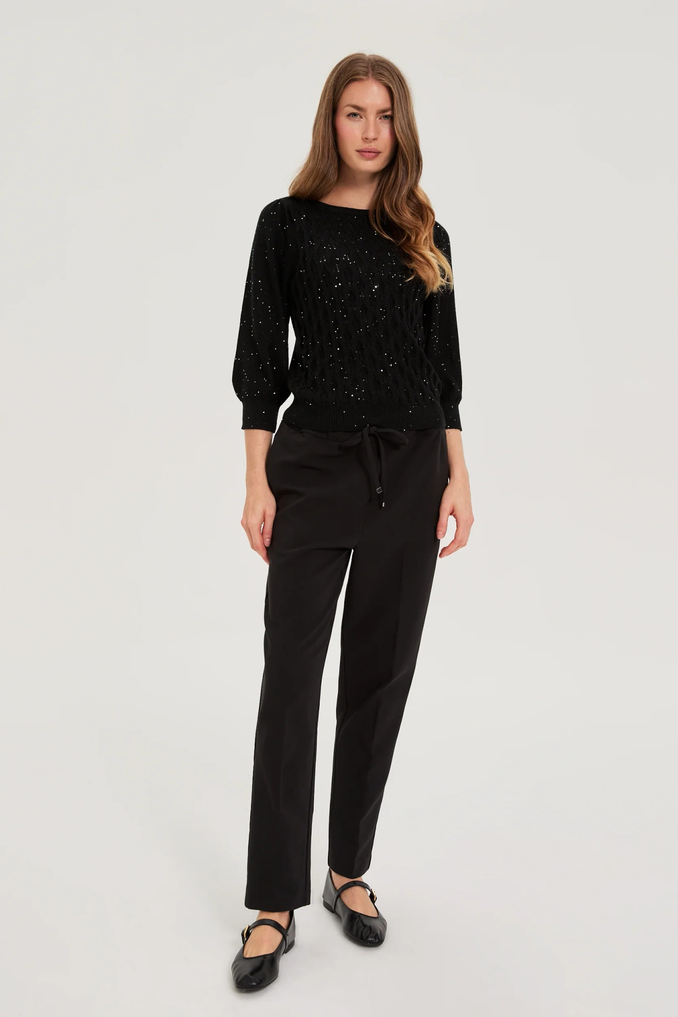 Spodnie w kant z prostymi nogawkami czarne