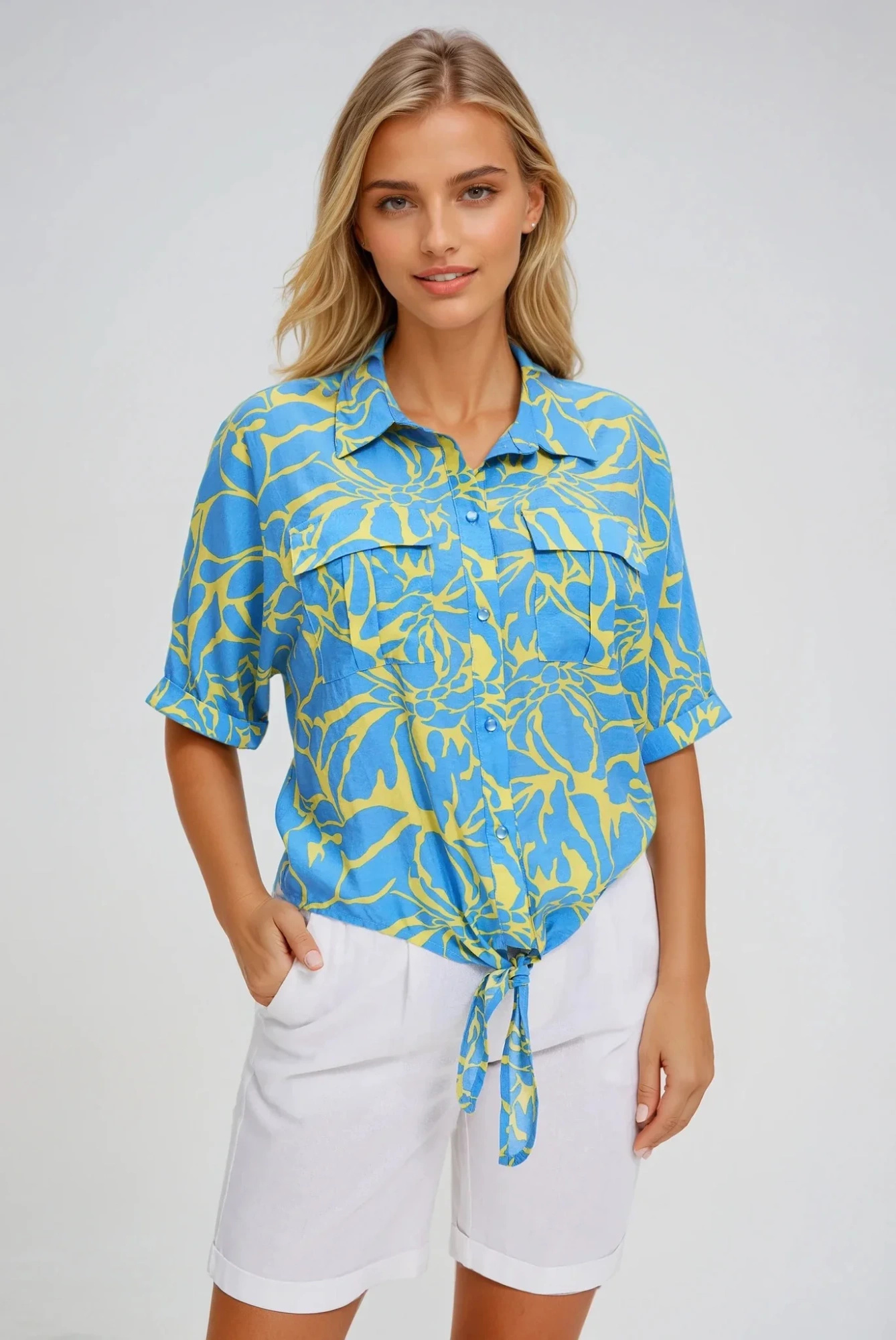 Wzorzysta koszula z wiązanemi żółta