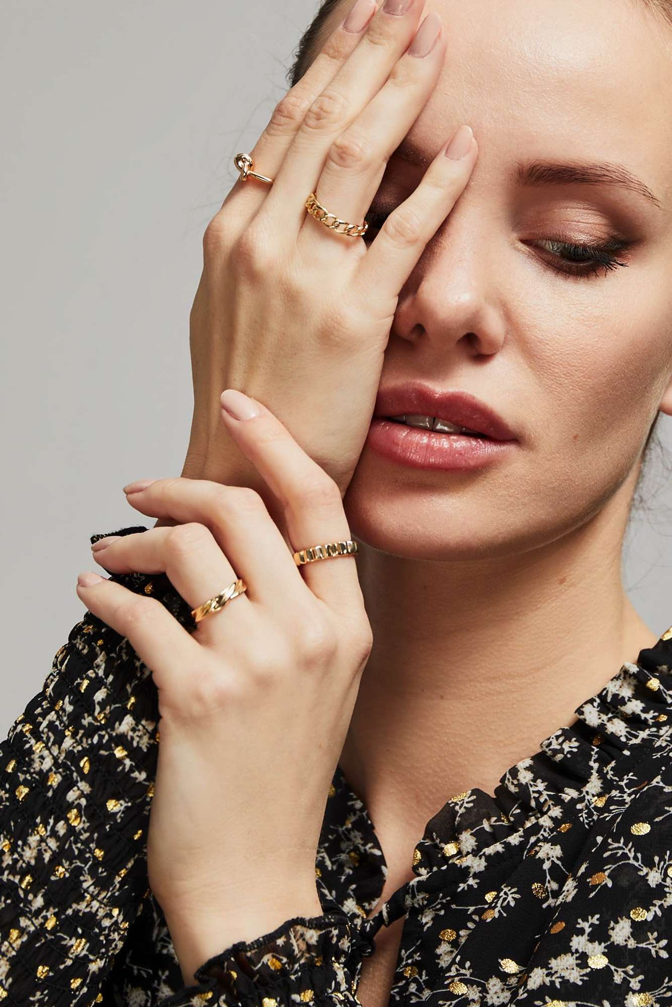 Zestaw 4 pierścionków o regulowanym obwodzie