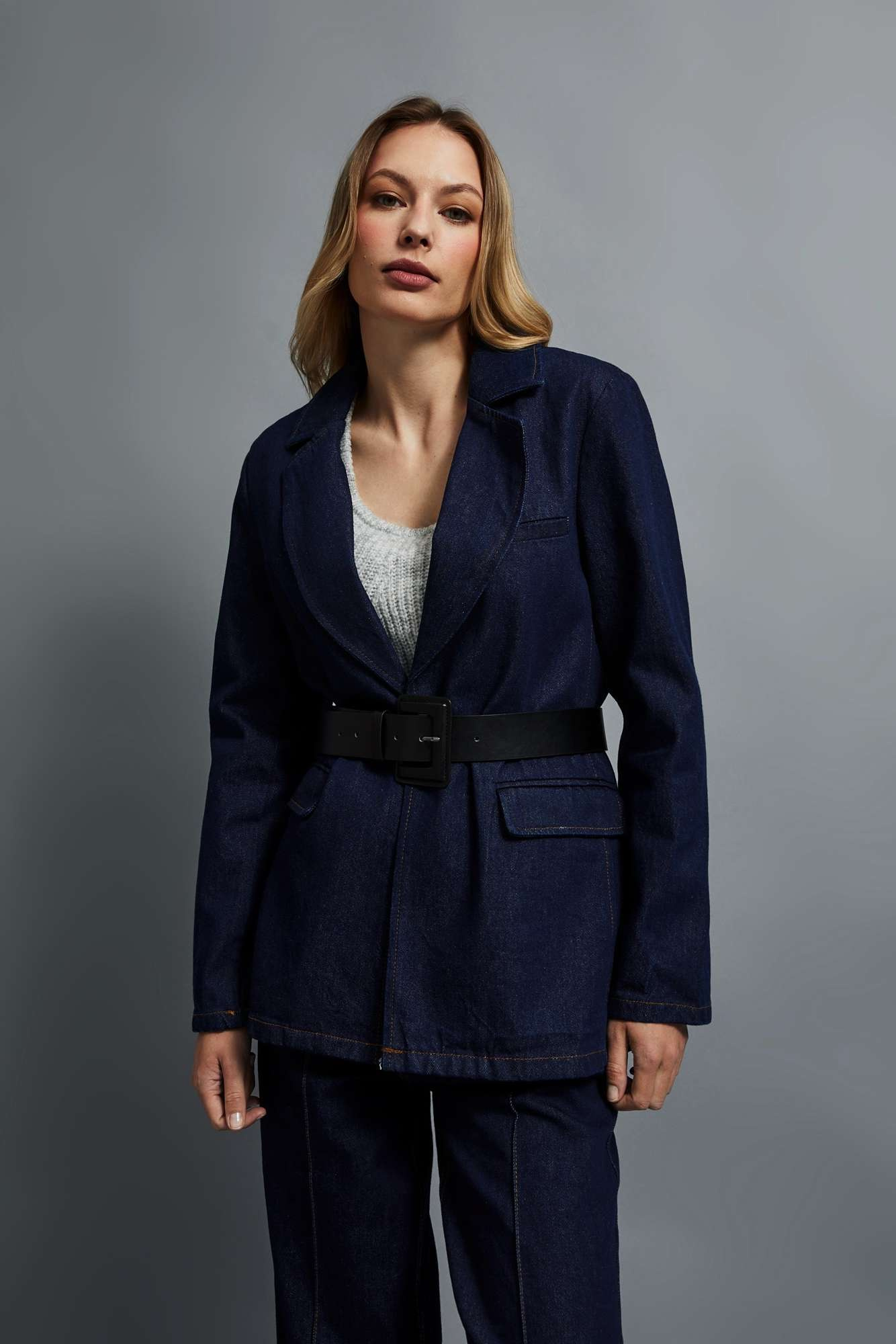 Szeroki pasek czarny