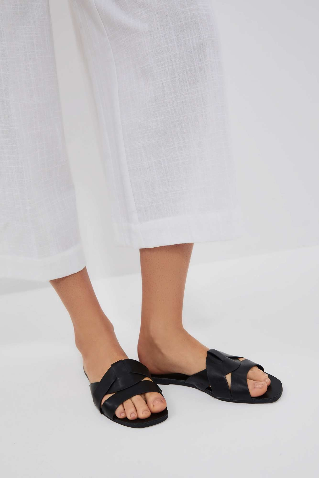 Klapki na płaskiej podeszwie