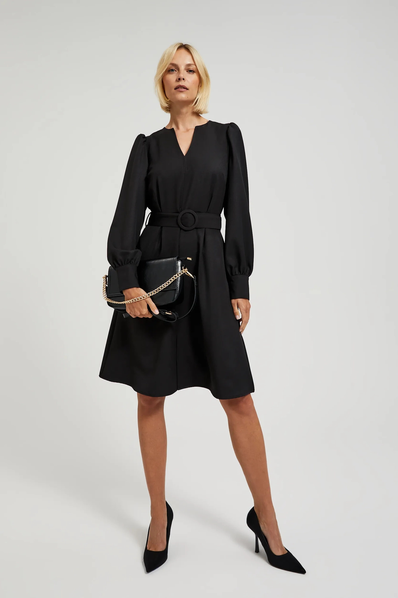 Elegancka torebka z łańcuchem czarna