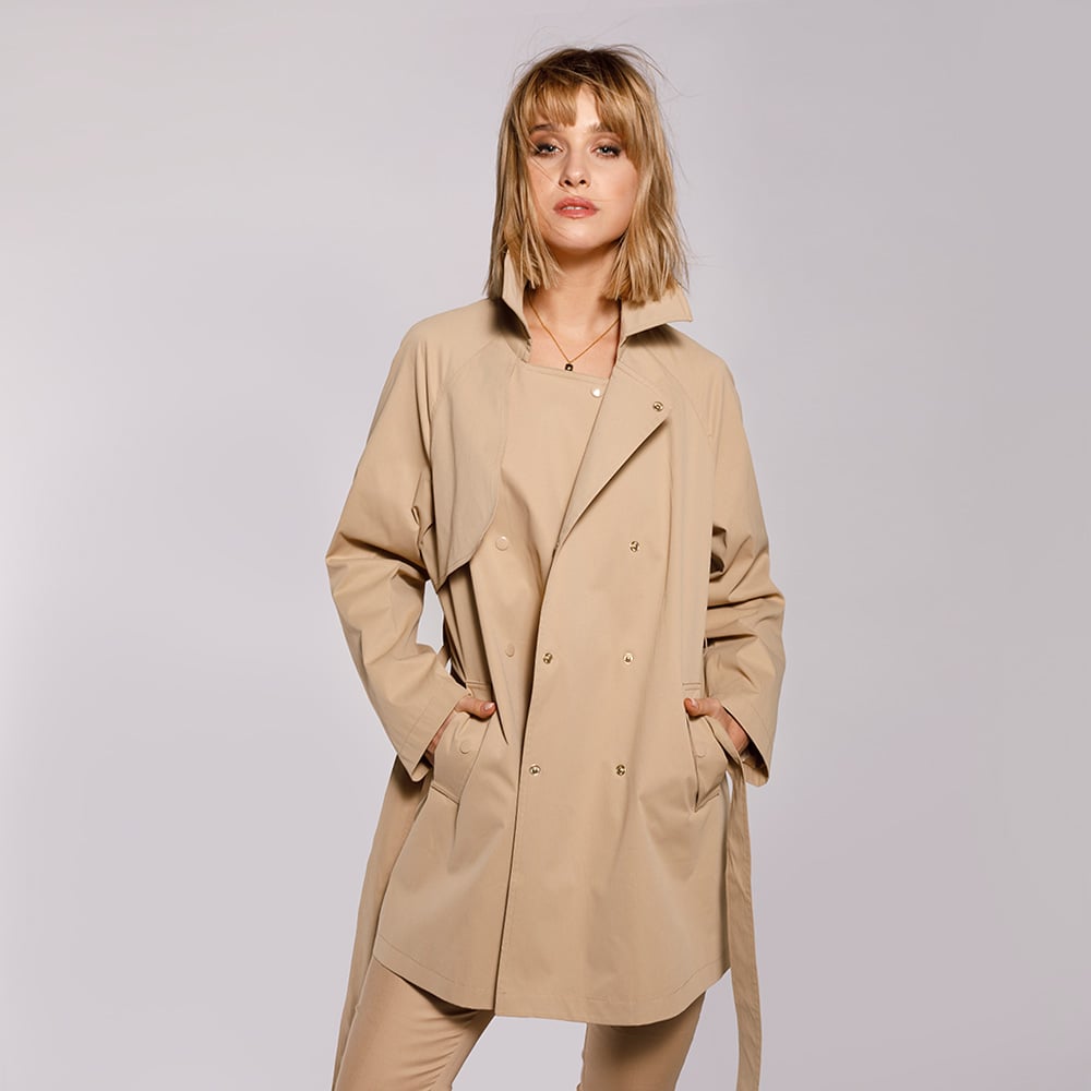 Damski trencz dwurzędowy krótki beżowy