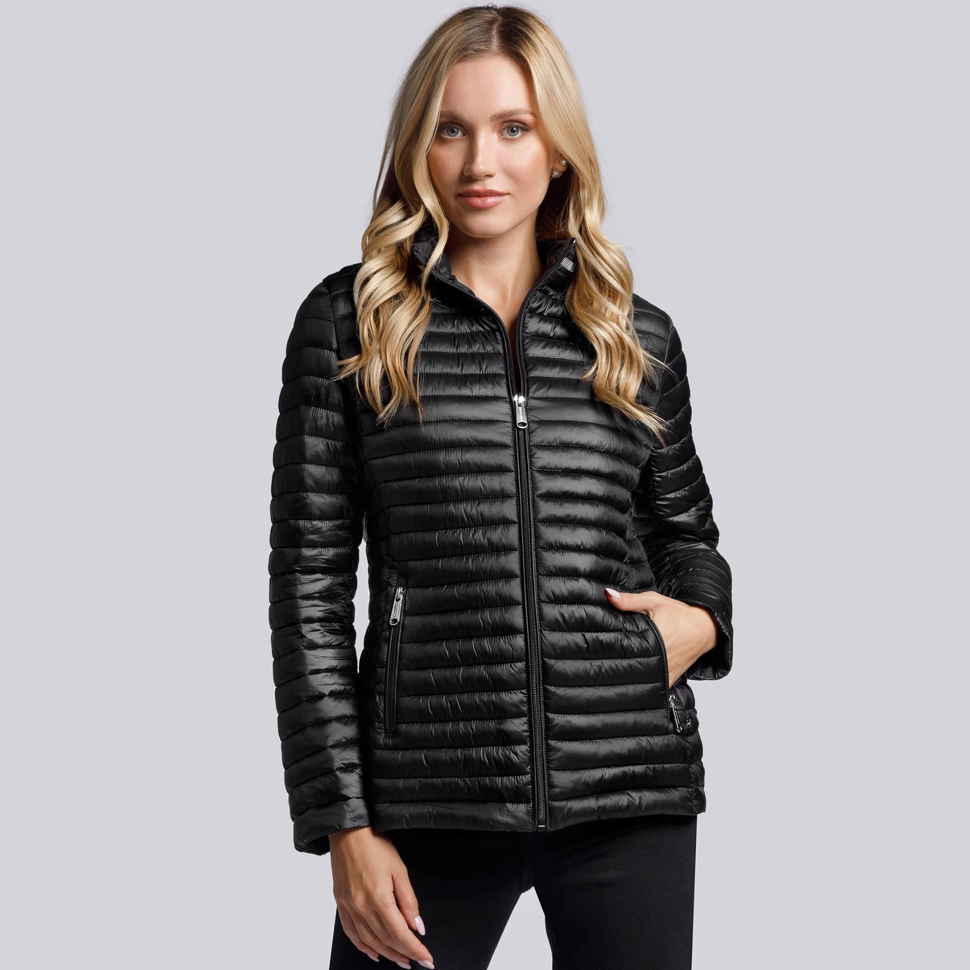 Damska kurtka pikowana z ozdobną stójką