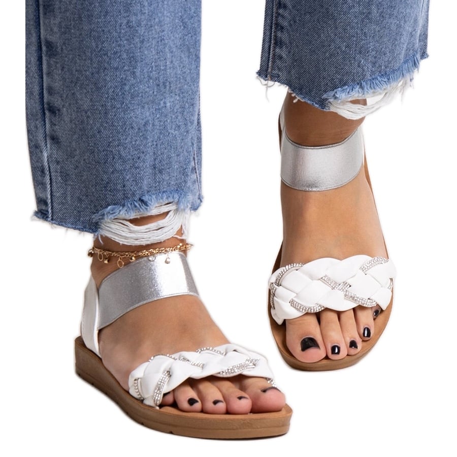 Białe sandałki Aldona