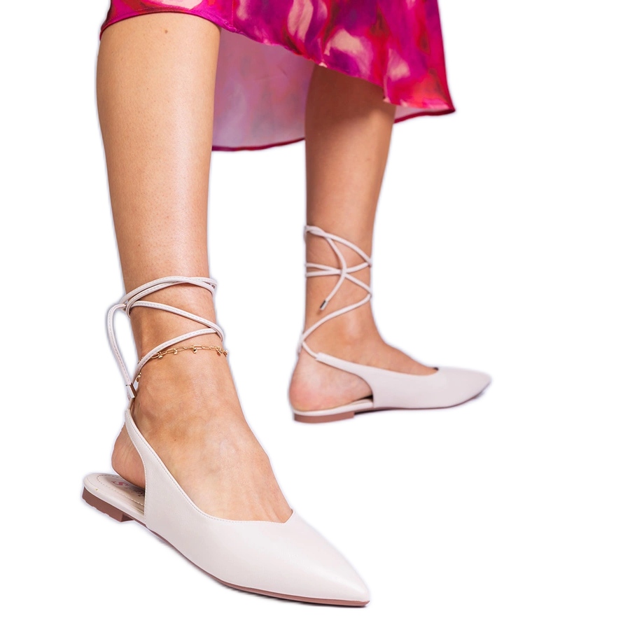 Beżowe czółenka na płaskim obcasie z ekoskóry beżowy