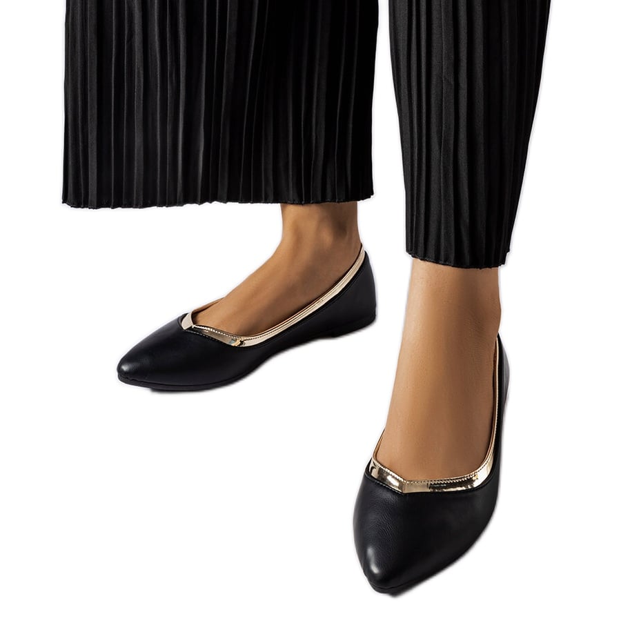 Czarne balerinki ze szpiczastym noskiem Vittorio