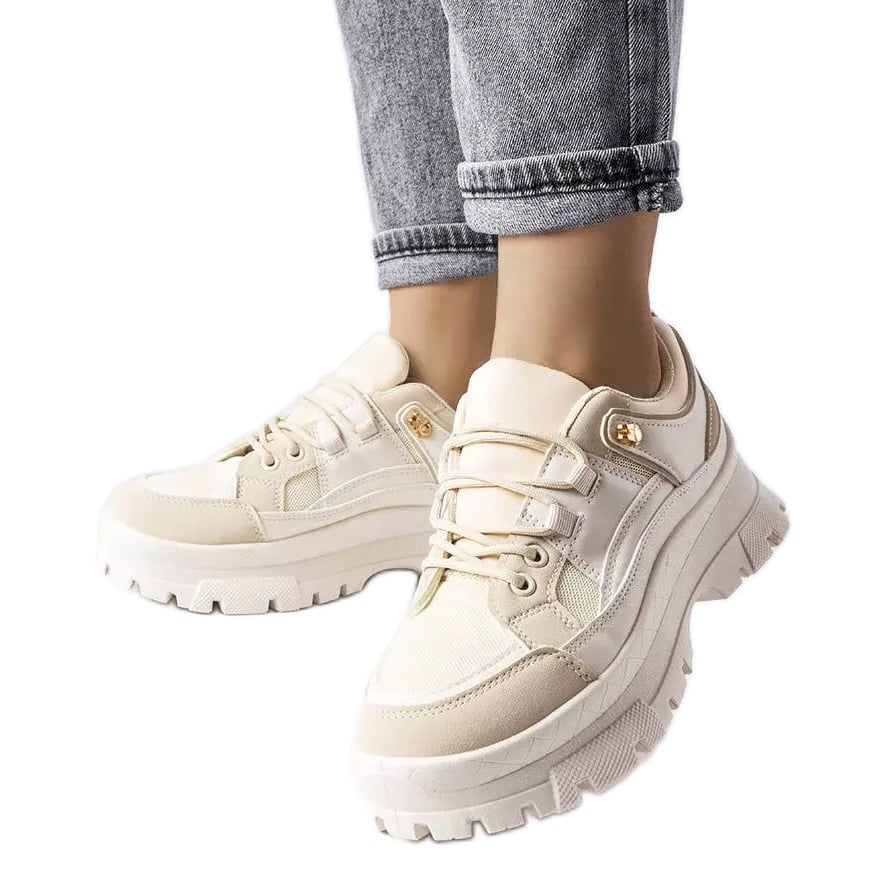 BM Beżowe półbuty na podeszwie z protektorem Via beżowy