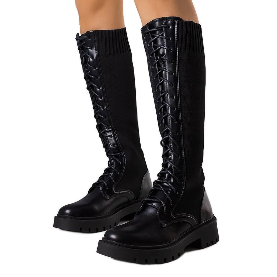 BM Czarne wiązane kozaki Monren