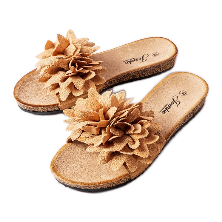 Brązowe klapki zdobione kwiatkami Farland