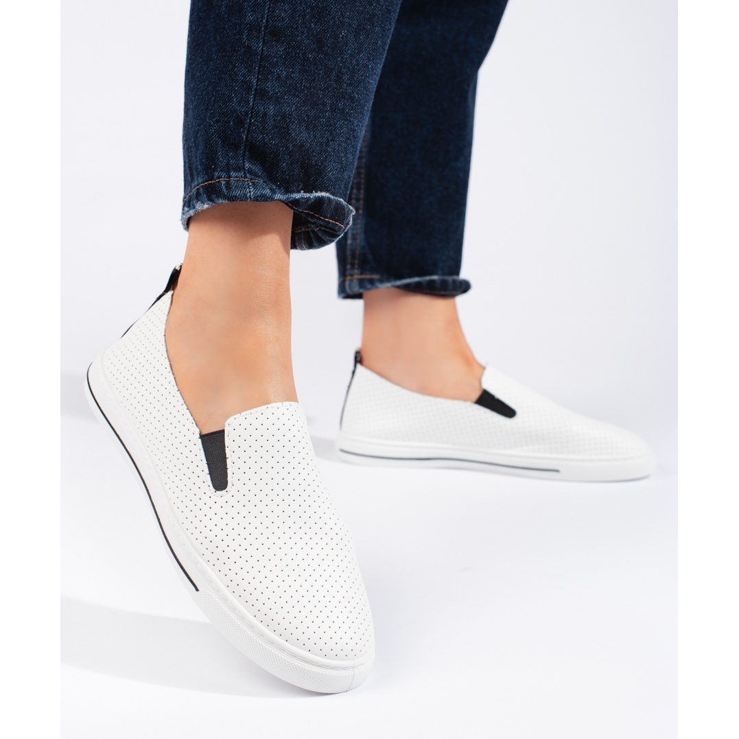 Ażurowe białe trampki damskie