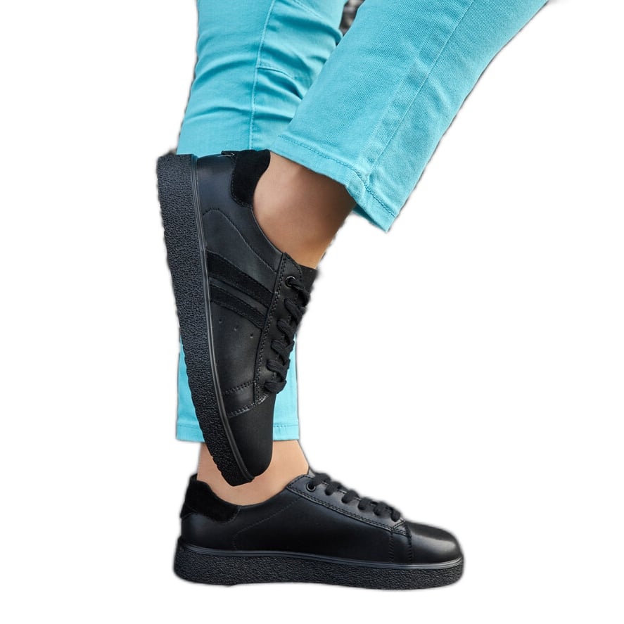 Czarne skórzane wiązane sneakersy