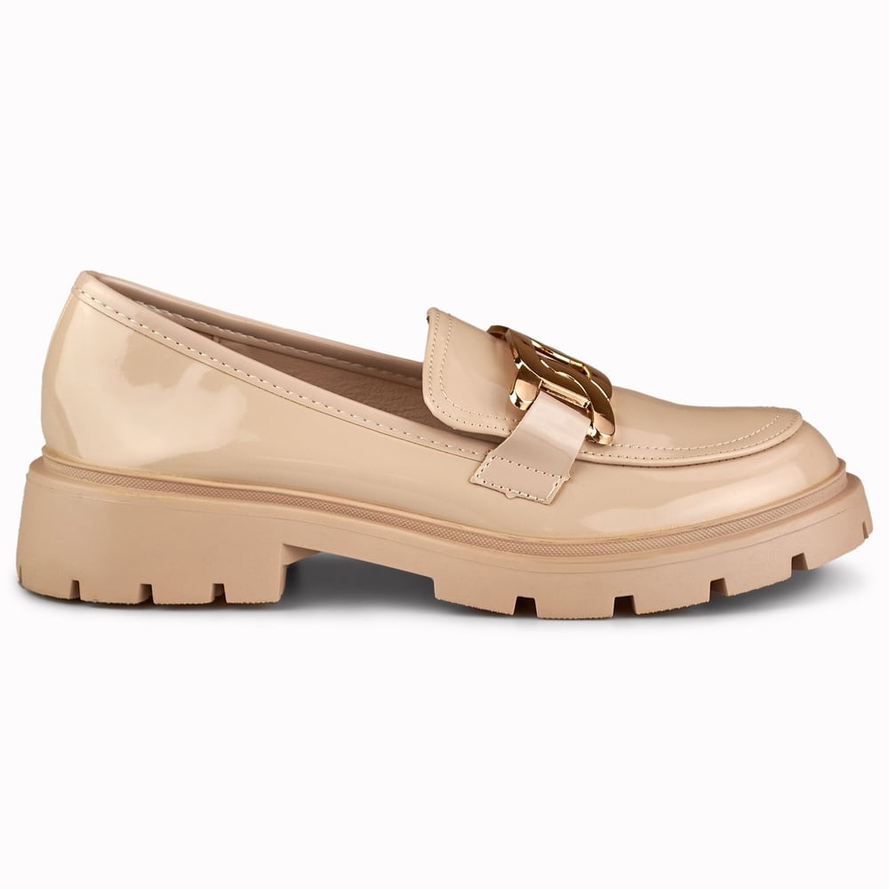 Beżowe półbuty ze złotą ozdobą