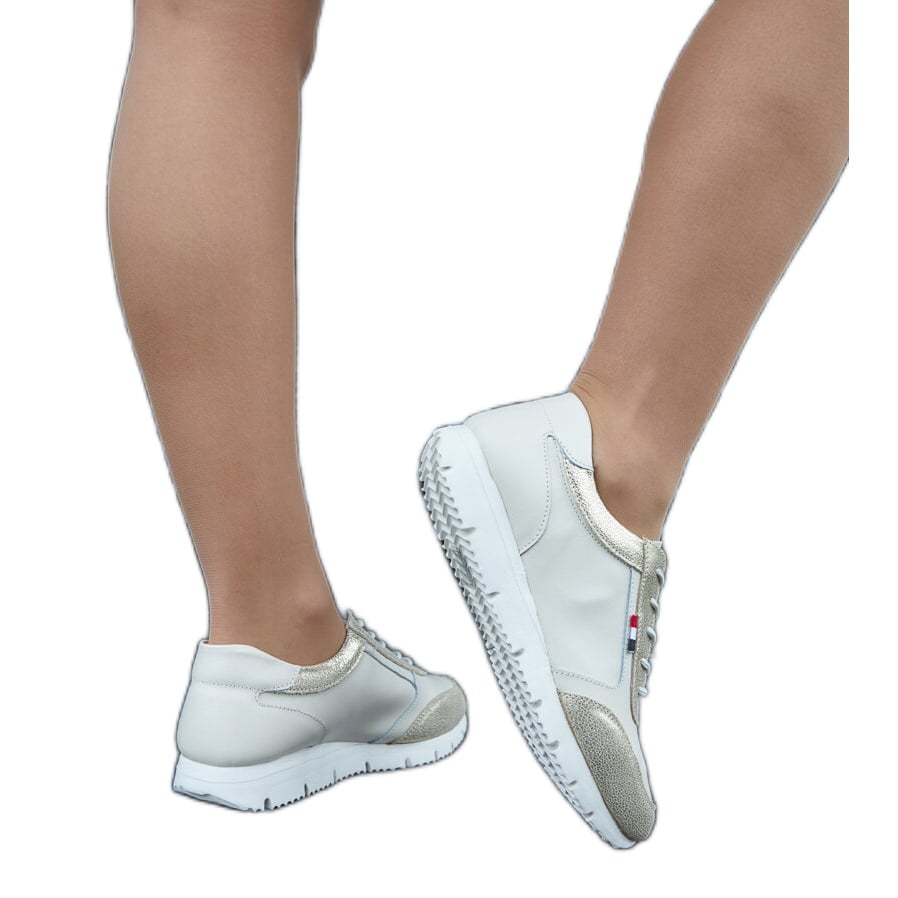 Beżowe skórzane sneakersy damskie Adelfo beżowy